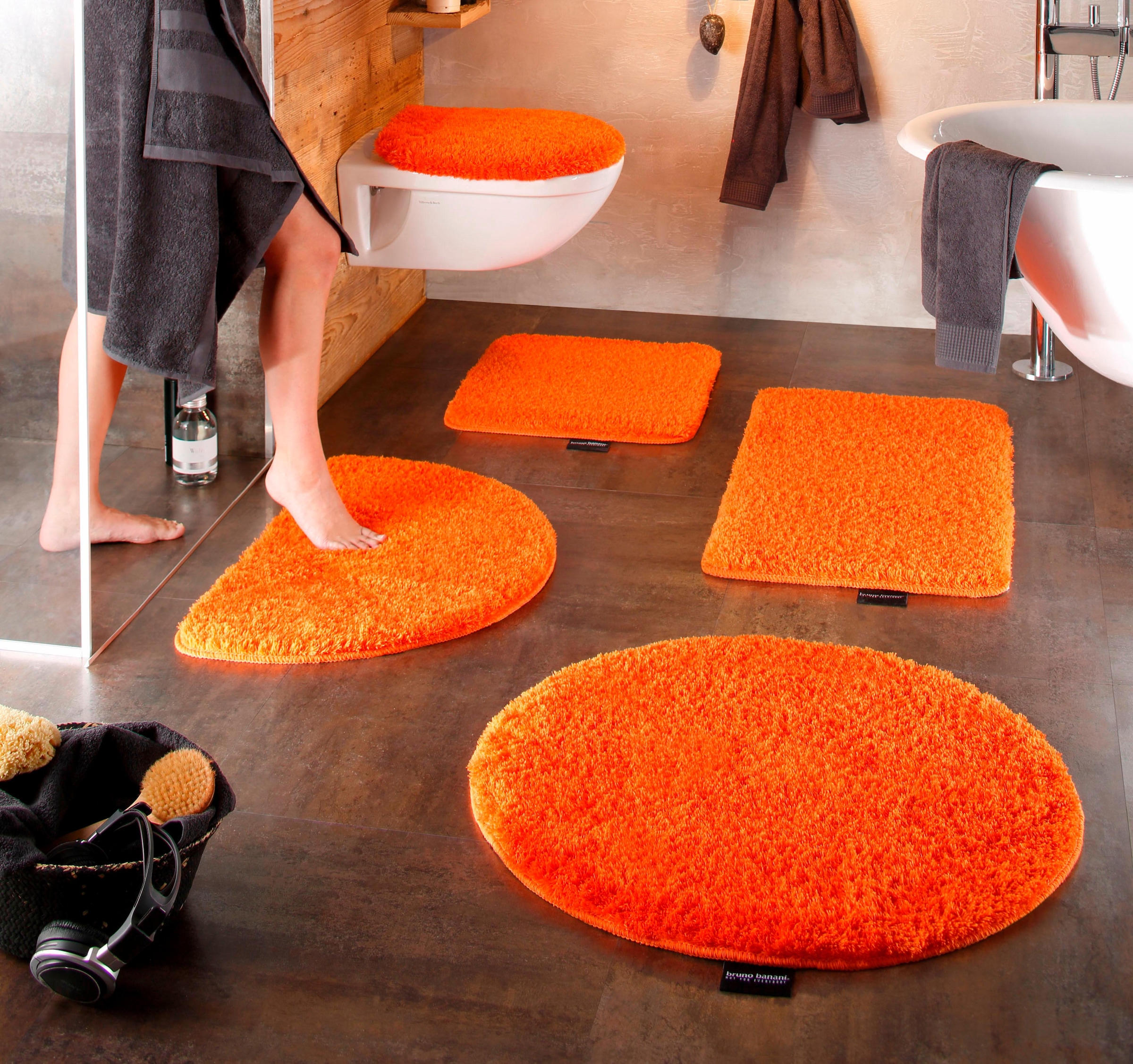 Bruno Banani Badematte »Lana, Badvorleger, Badezimmer Teppich«, rutschhemmend beschichtet, fussbodenheizungsgeeignet-schnell trocknend-strapazierfähig, Badteppich, Badematten, unifarben, auch als 3 teiliges Set & rund