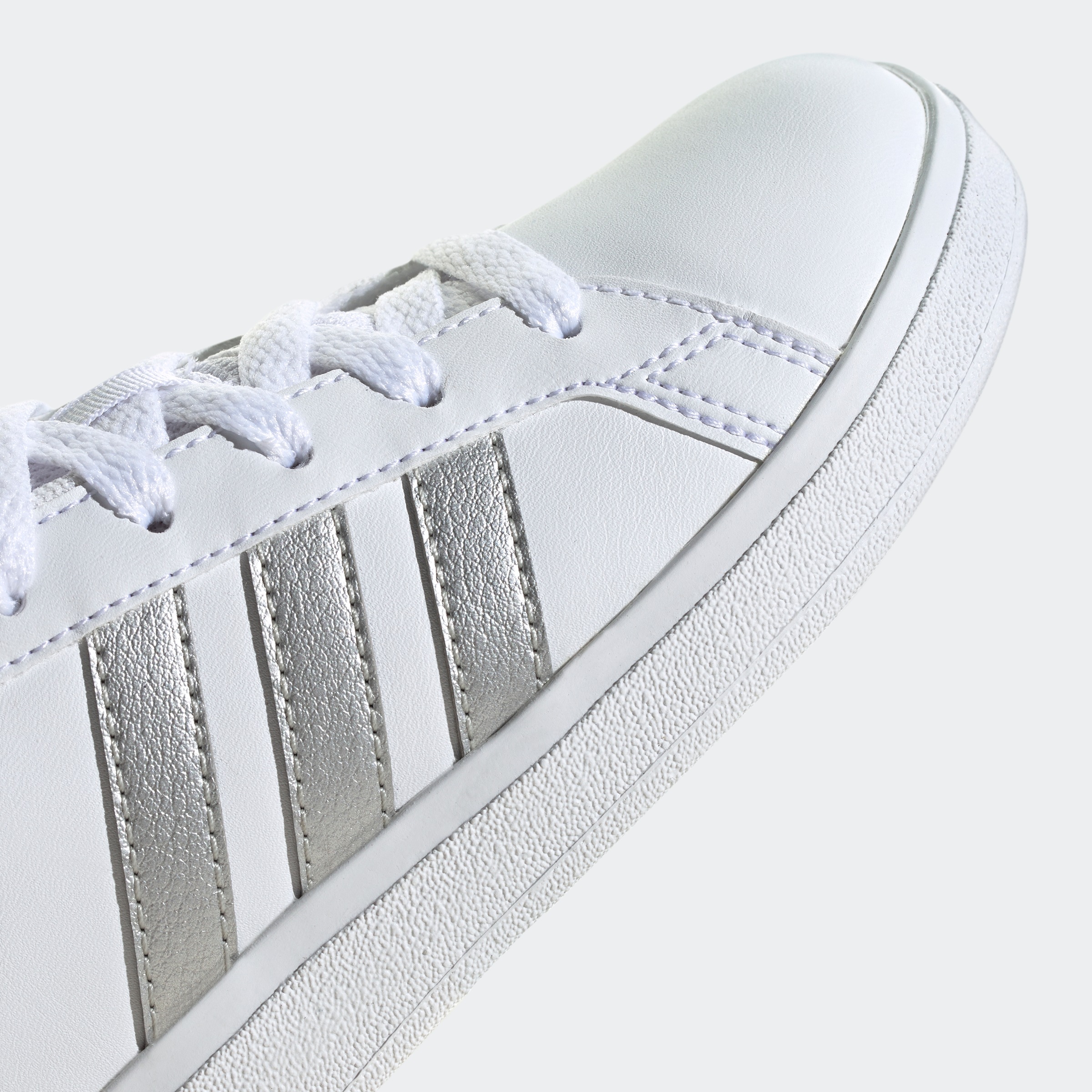 adidas Sportswear Sneaker »GRAND COURT LIFESTYLE TENNIS LACE-UP«, Design auf den Spuren des adidas Superstar