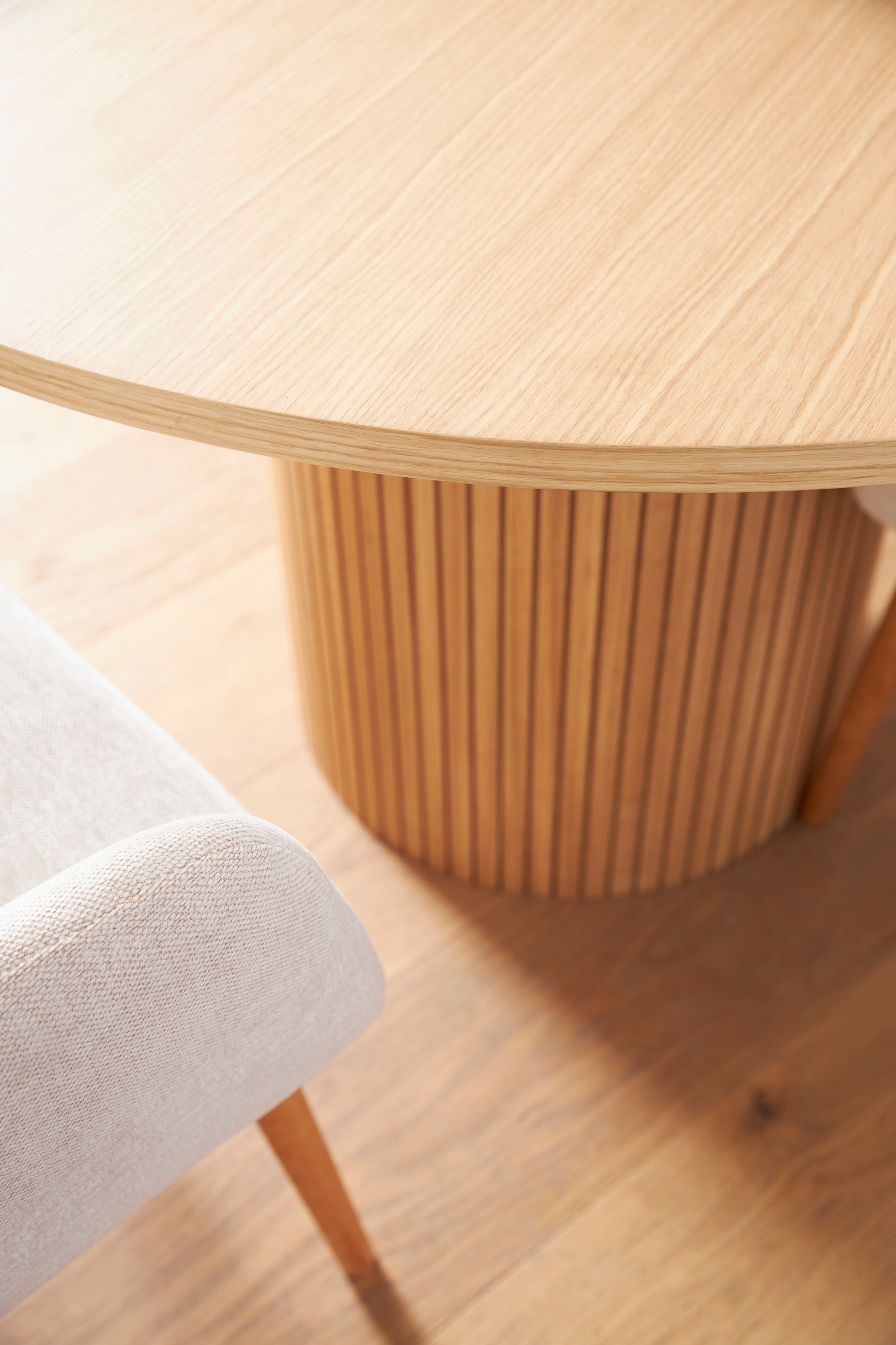 LeGer Home by Lena Gercke Esszimmerstuhl »Fleur«, Struktur fein, Beine aus Massivholz, bequemer Polsterstuhl, Schalenstuhl