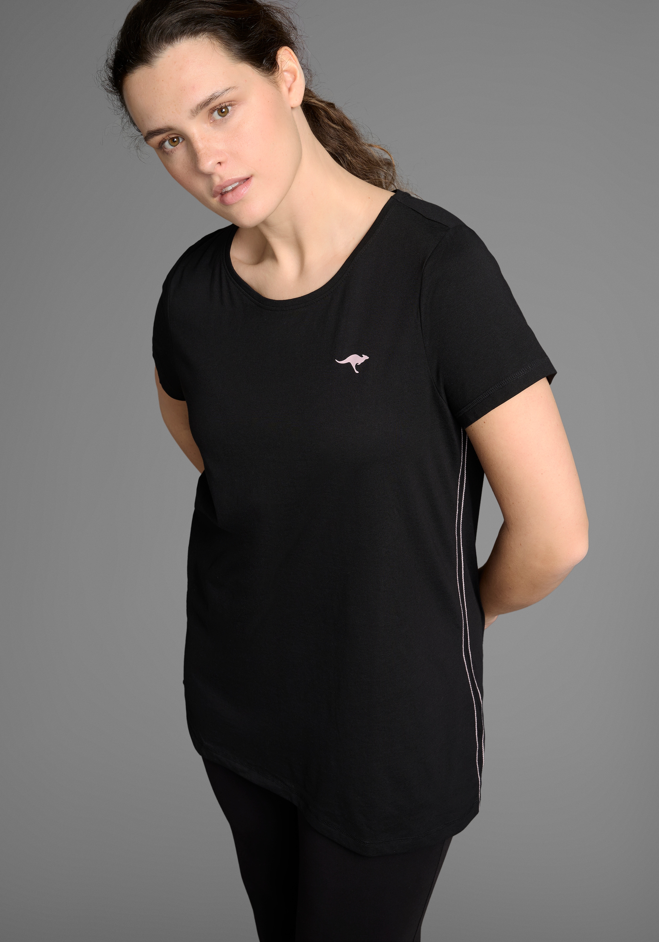 KangaROOS Longshirt, (Packung, 2 tlg., 2er-Pack), Kurzarm, figurumschmeichelnde Passform