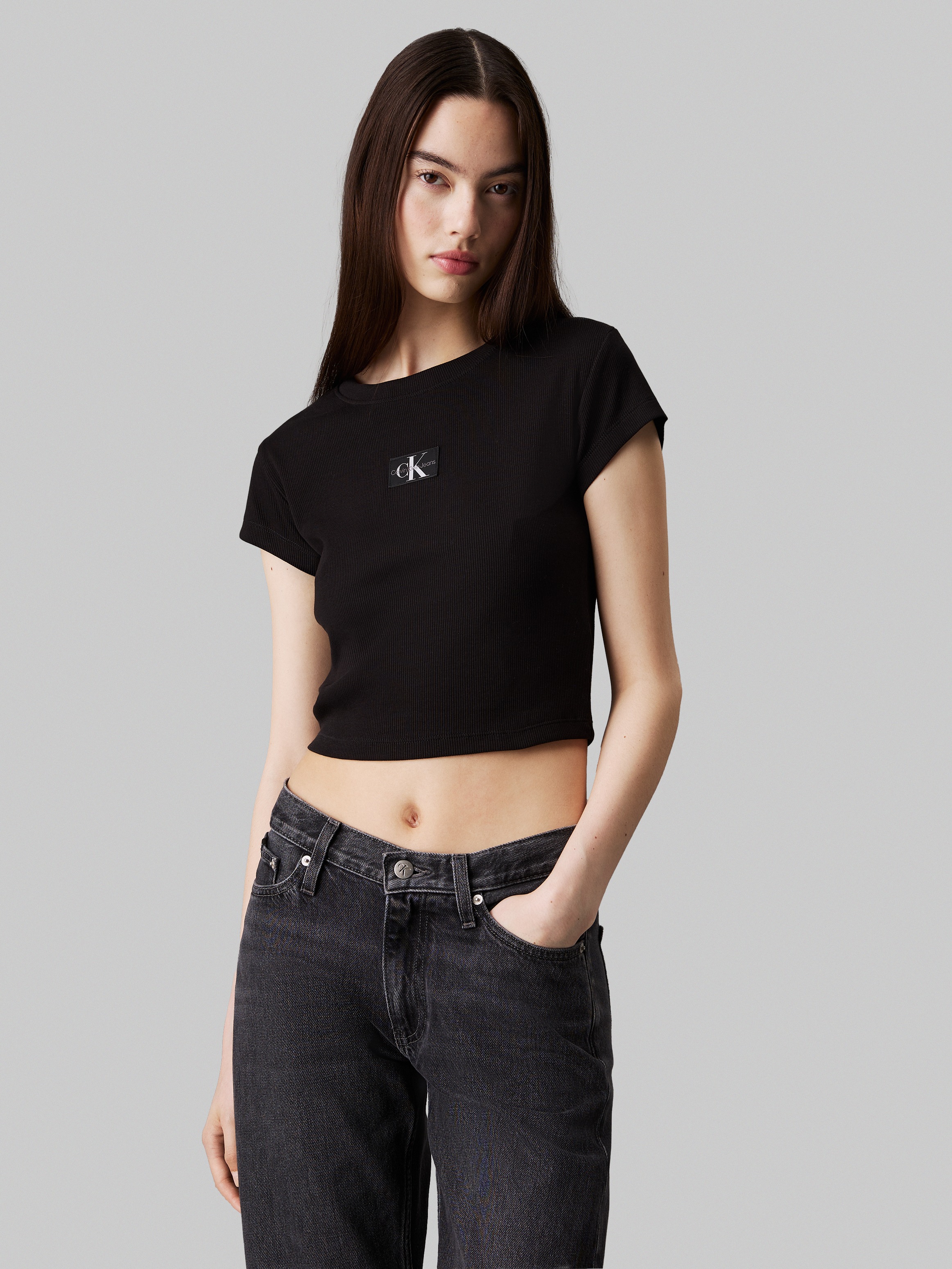 Calvin Klein Jeans T-Shirt »WOVEN LABEL RIB BABY TEE«, mit Logopatch