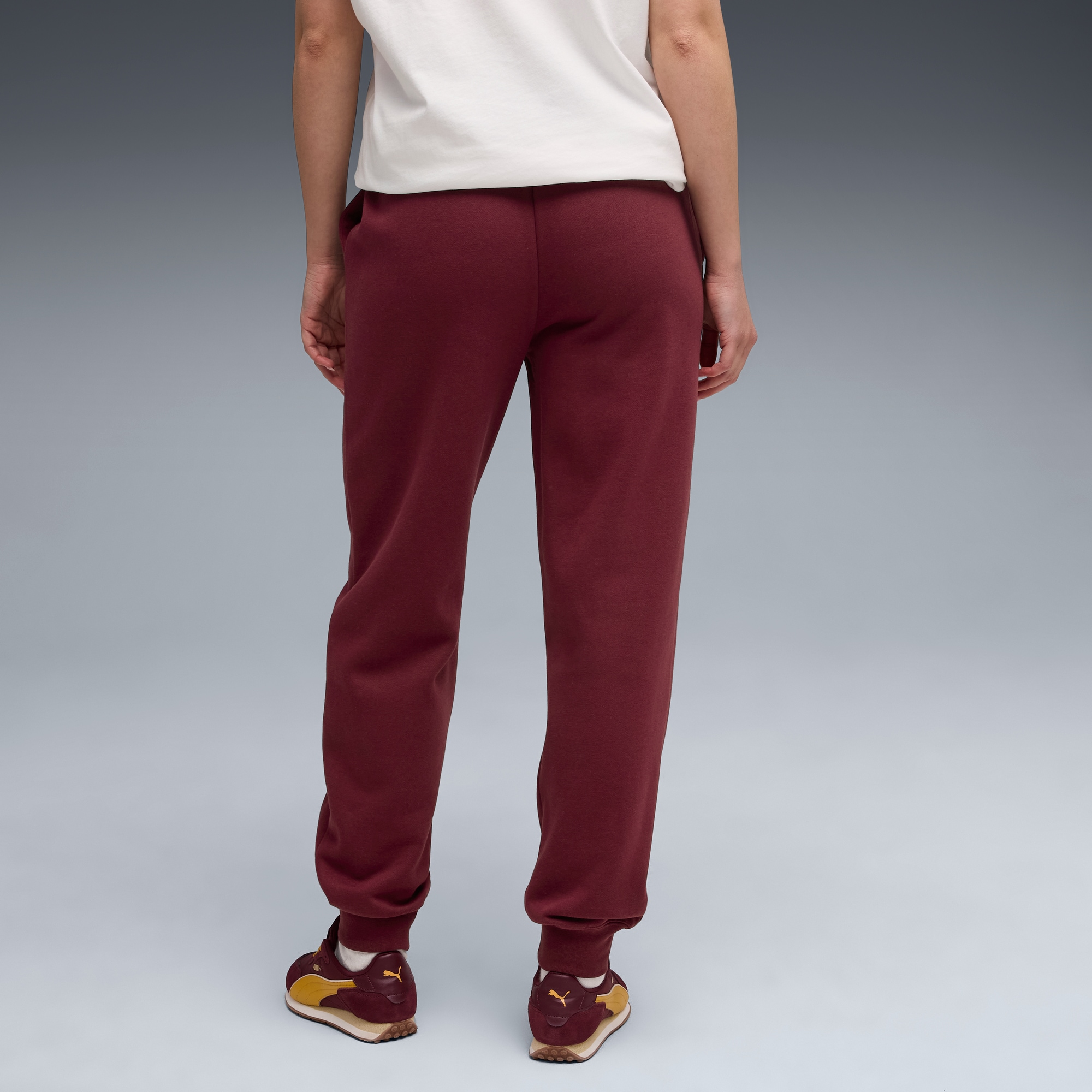 PUMA Trainingshose »ESS SMALL NO. 1 LOGO COMFORT SWEATPANTS CL FL (S)«