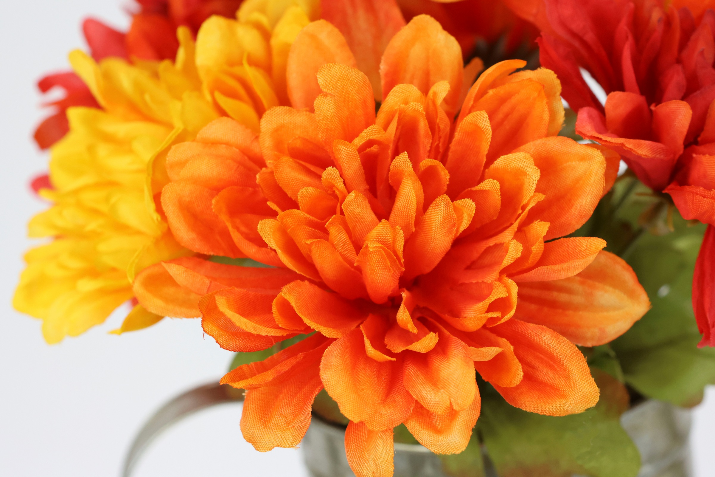 I.GE.A. Kunstblume »Chrysanthemen in Giesskanne«, Herbstgesteck Herbstliche Blumen
