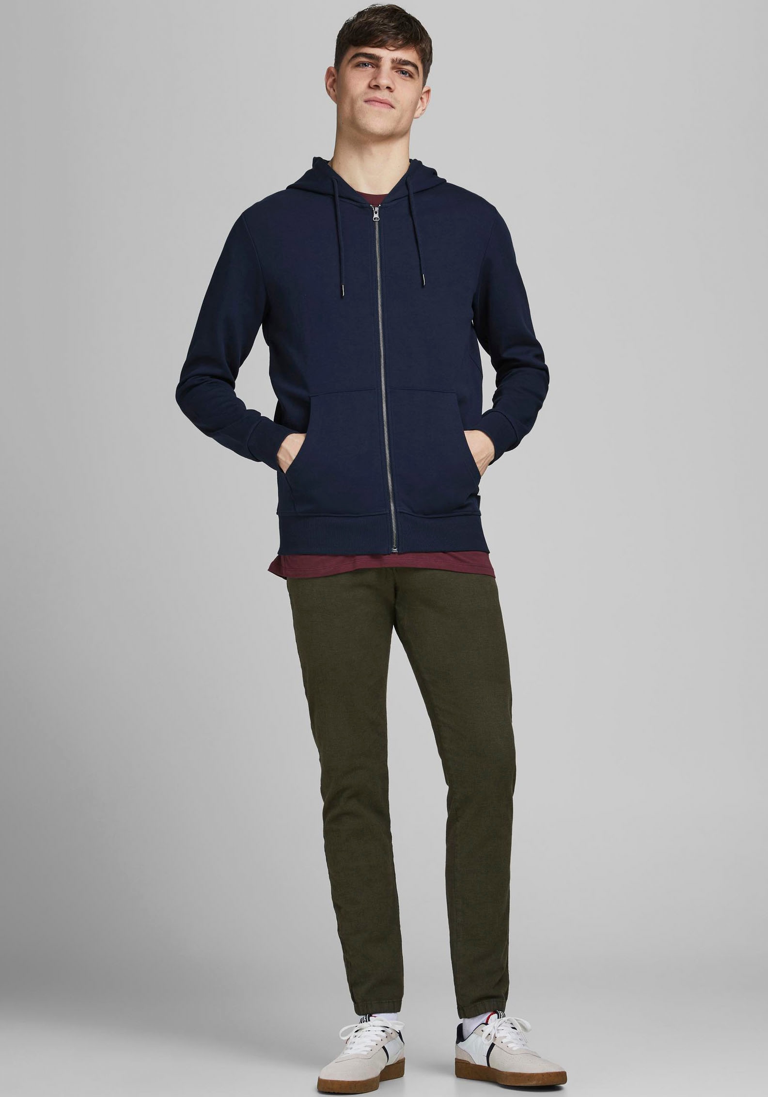Jack & Jones Kapuzensweatjacke »JJEBASIC Hoodie mit Rippbündchen und angenehmem Tragegefühl«, unifarben, modisch, regular fit, Baumwollmischung, Rundhals