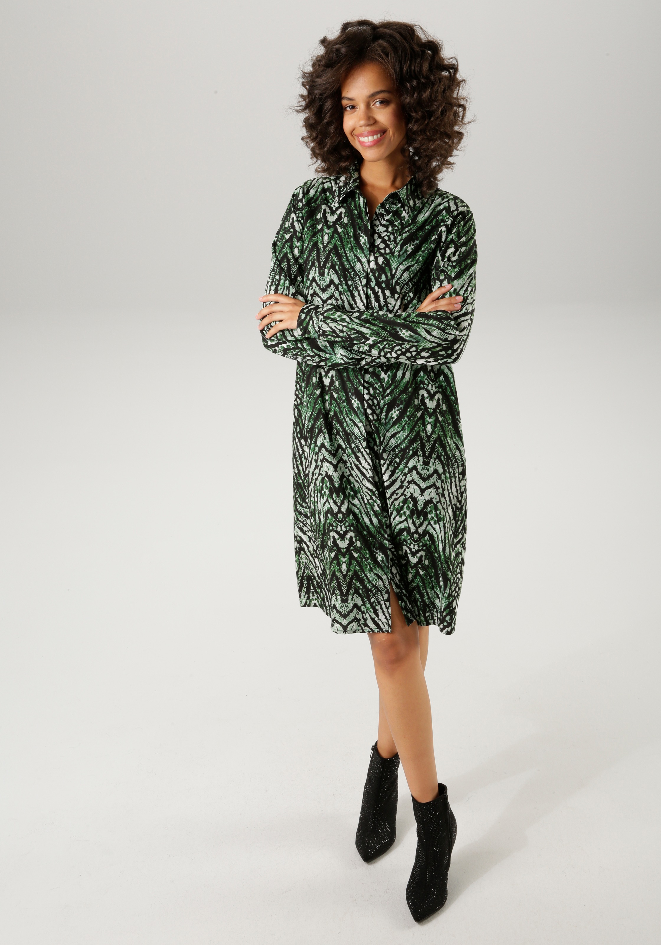 Aniston CASUAL Blusenkleid, im extravaganten Animal-Print- jedes Teil ein Unikat