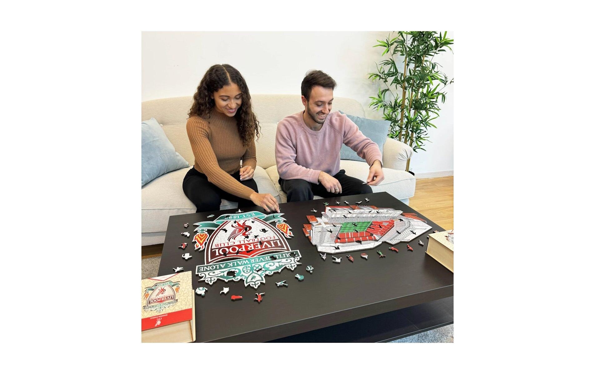 Puzzle »Iconic Liverpool FC – Anfield Stadium«, Holzart: Birke (Herkunftsland: China)