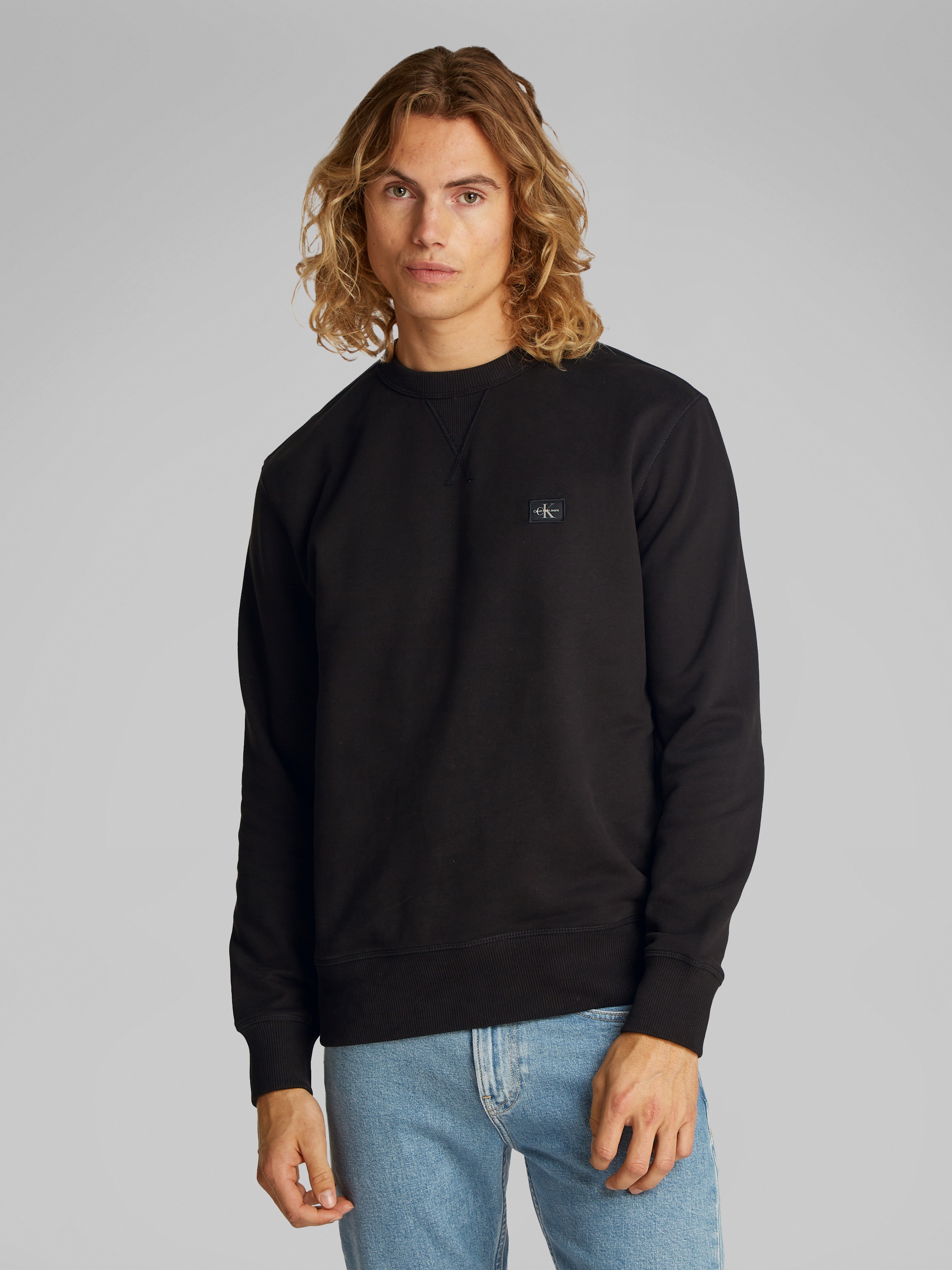Calvin Klein Jeans Sweatshirt »WOVEN LABEL CREW NECK«, Logostickerei