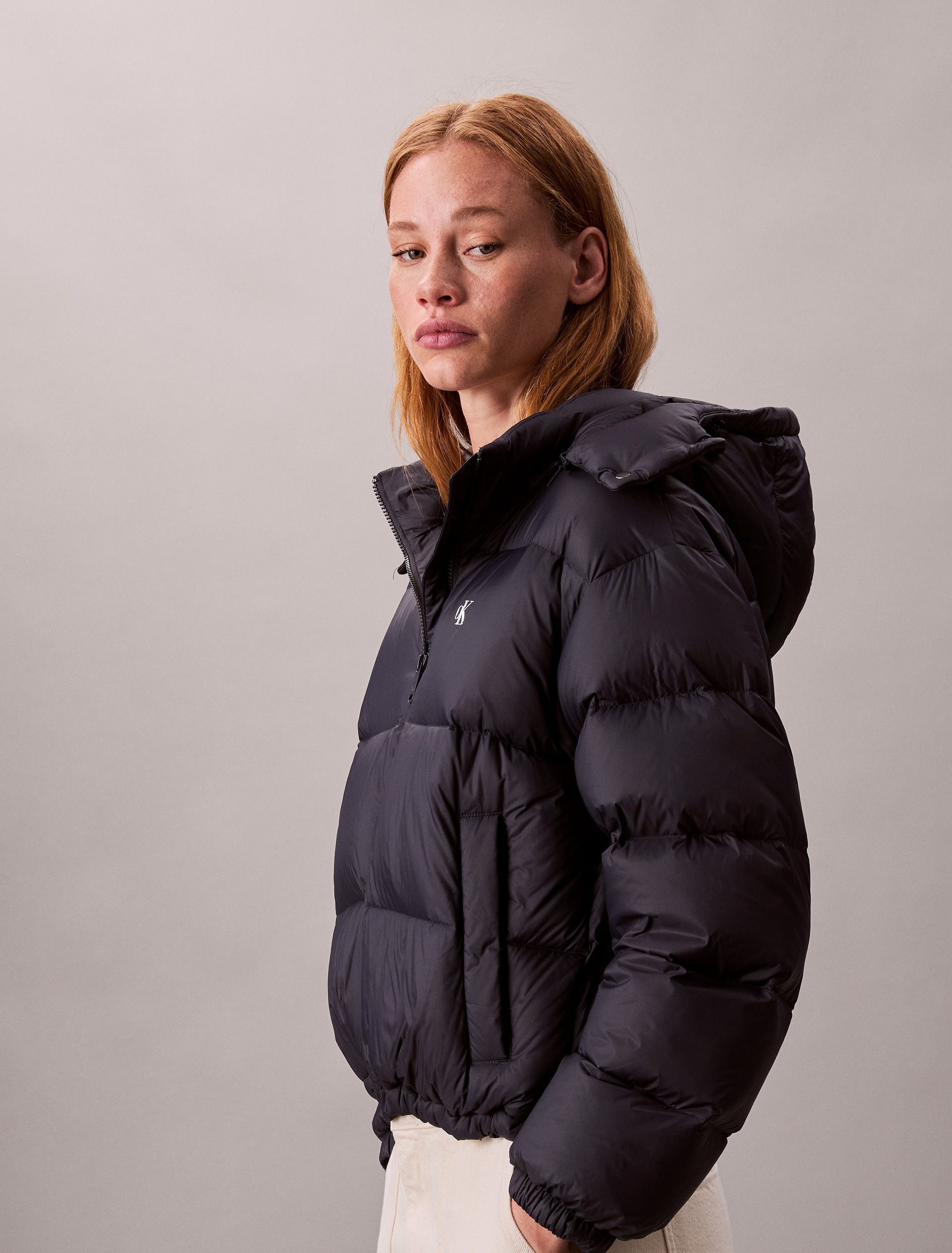 Calvin Klein Jeans Steppjacke »ESSENTIAL MIDWEIGHT PUFFER JACKE«, mit Kapuze, Mit Rundhalsausschnitt, regular fit