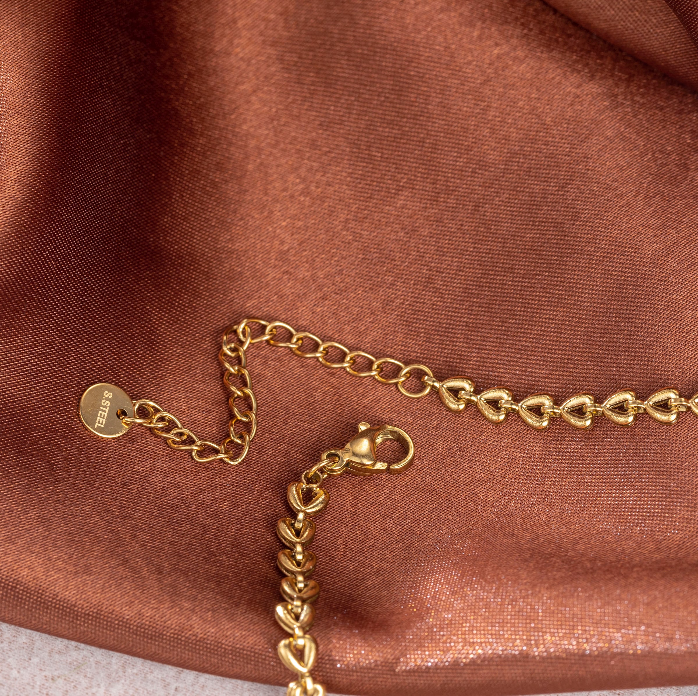 Firetti Edelstahlkette »Schmuck Geschenk Armband Kette Fusskette Bauchkette Herzen«, in verschiedenen Längen erhältlich
