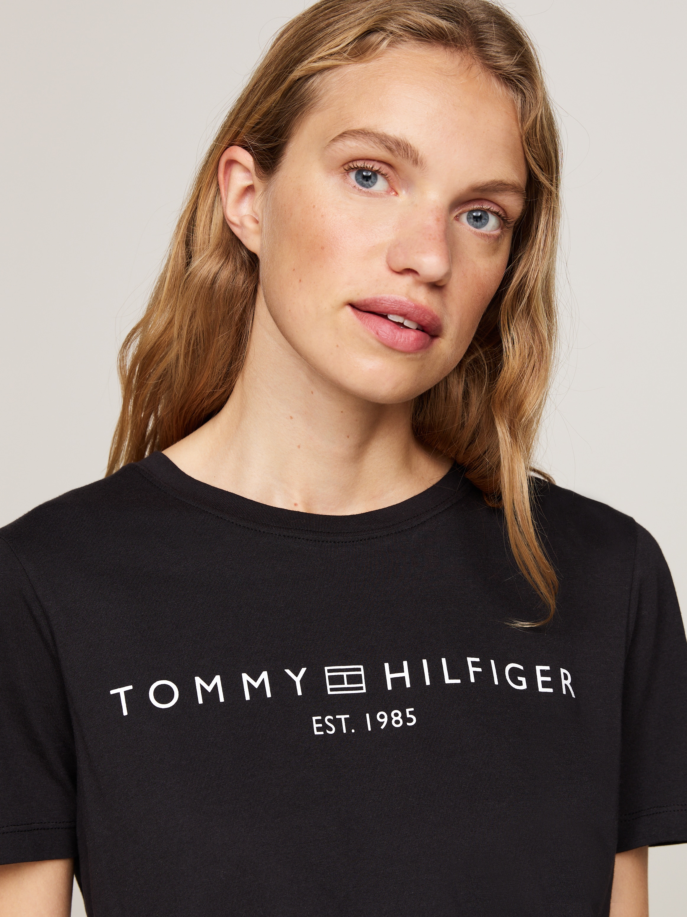 Tommy Hilfiger T-Shirt »REG CORP LOGO C-NK SS«, mit Logoschriftzug