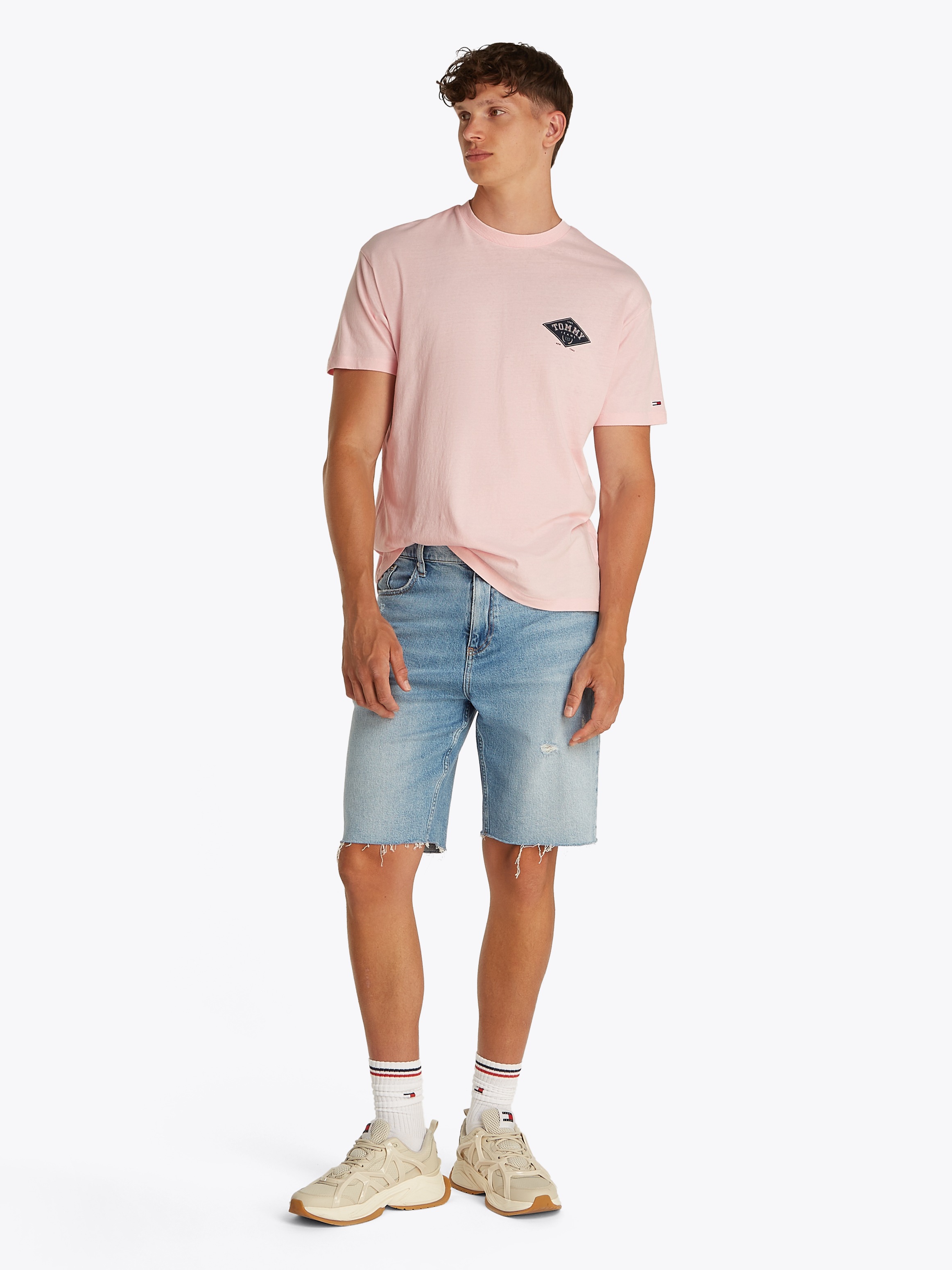 Tommy Jeans T-Shirt »TJM RLX VARSITY GRAPHICS TEE EXT«, mit grossem Rückenprint