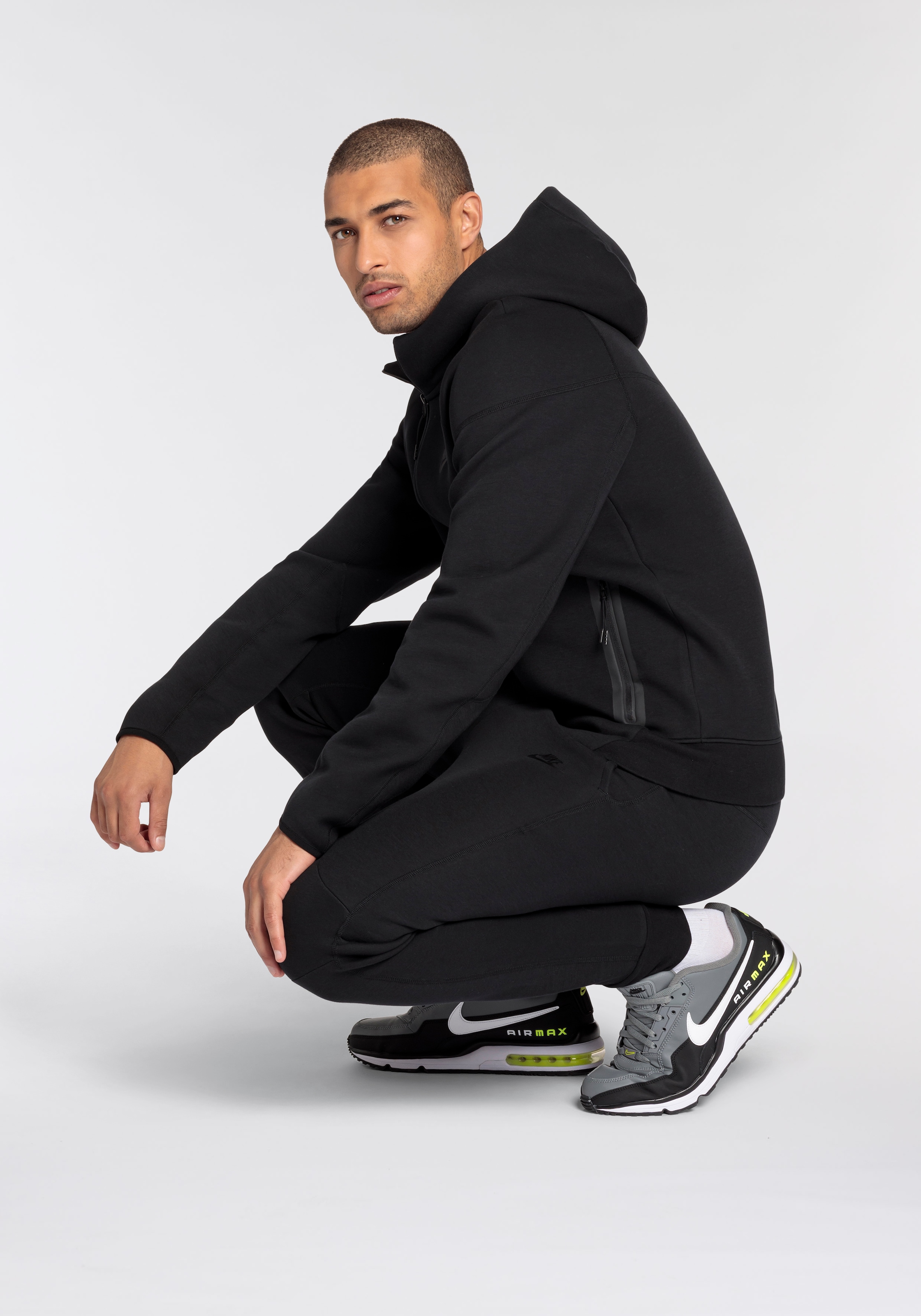 Nike Sportswear Kapuzensweatjacke »TECH FLEECE MEN'S FULL-ZIP WINDRUNNER HOODIE«