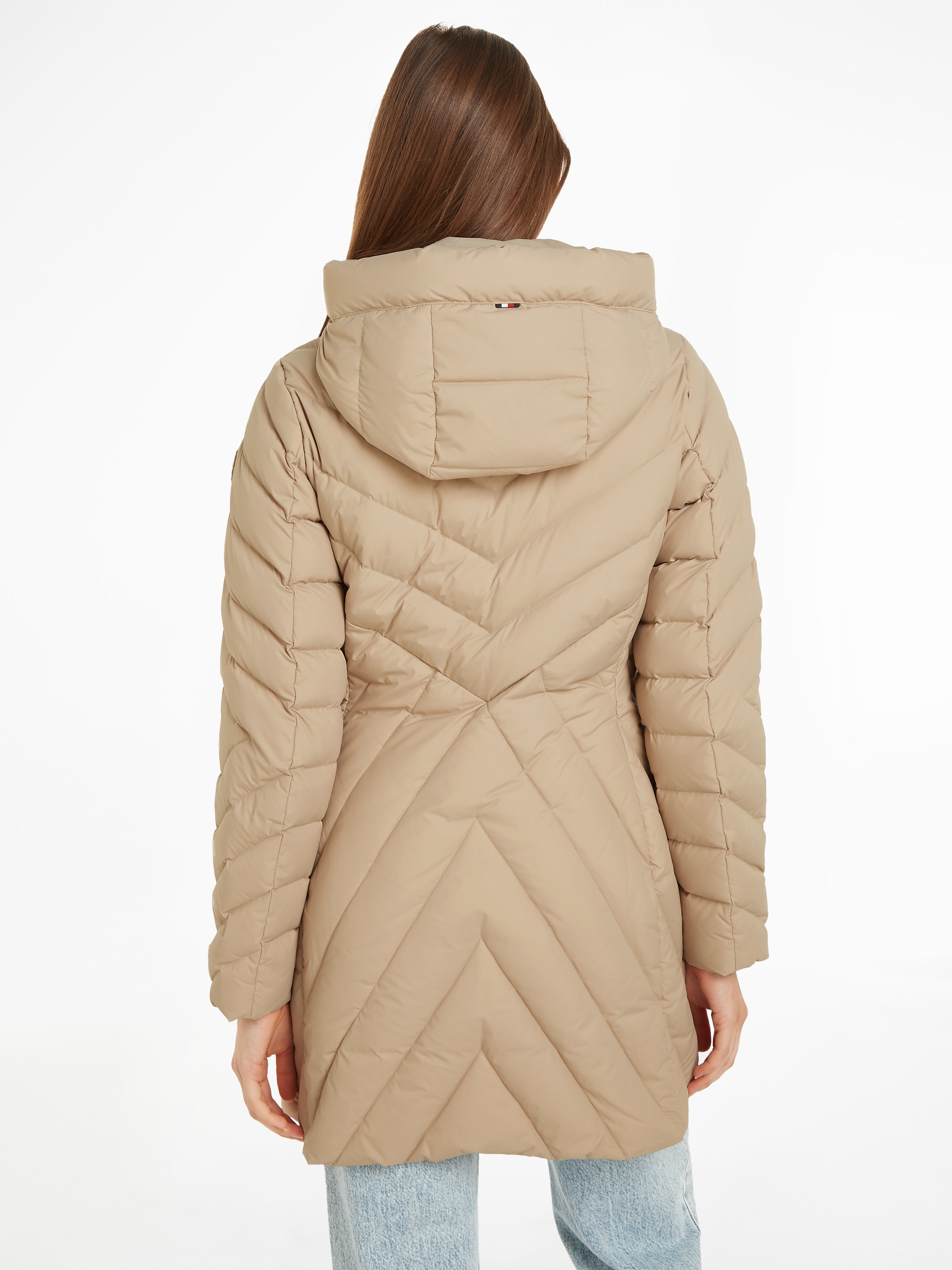 Tommy Hilfiger Steppmantel »CHEVRON MW PADDED COAT«, mit mittelstarker Wattierung und Tommy Hilfiger Markenlabel