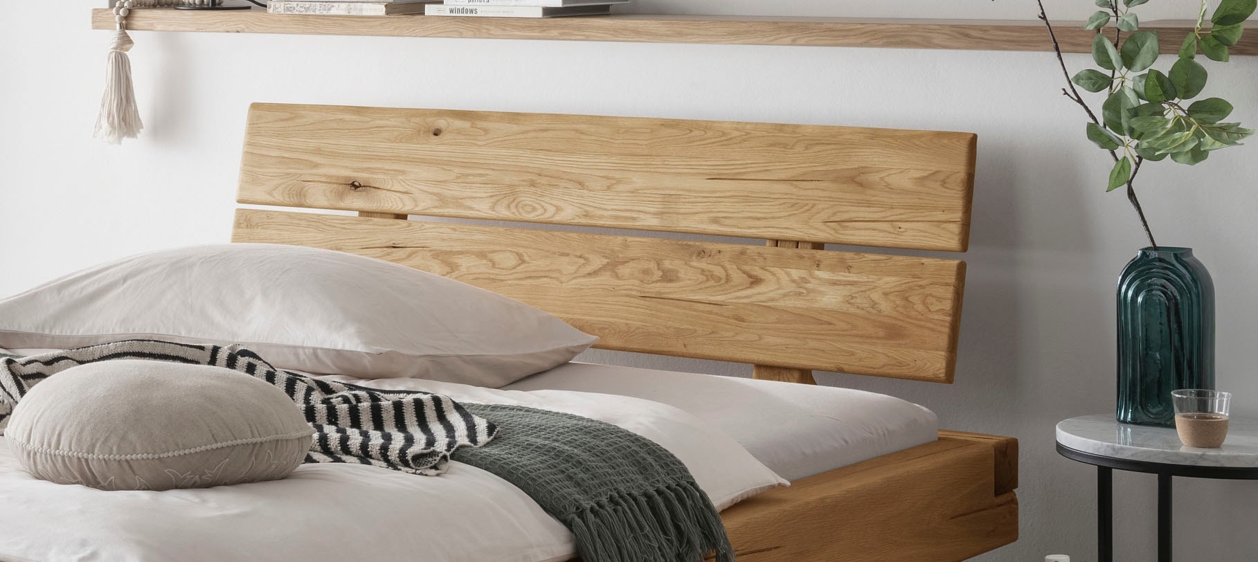 Home affaire Massivholzbett »Ultima Balkenbett Doppelbett, Füsse Metallkufe«, (hohe Belastbarkeit: 200kg je Seite), FSC®-zertifizierte Wildeiche oder Fichte, viele Breiten zur Auswahl