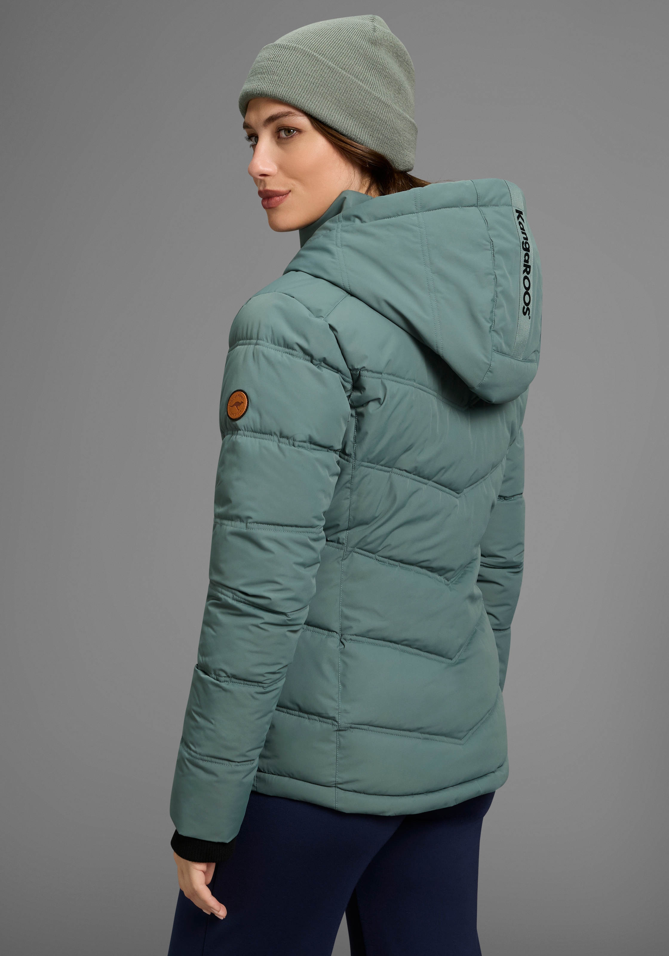 KangaROOS Winterjacke, mit Kapuze, mit Kapuze und Kordelzug, Reissverschlusstaschen und Innentasche