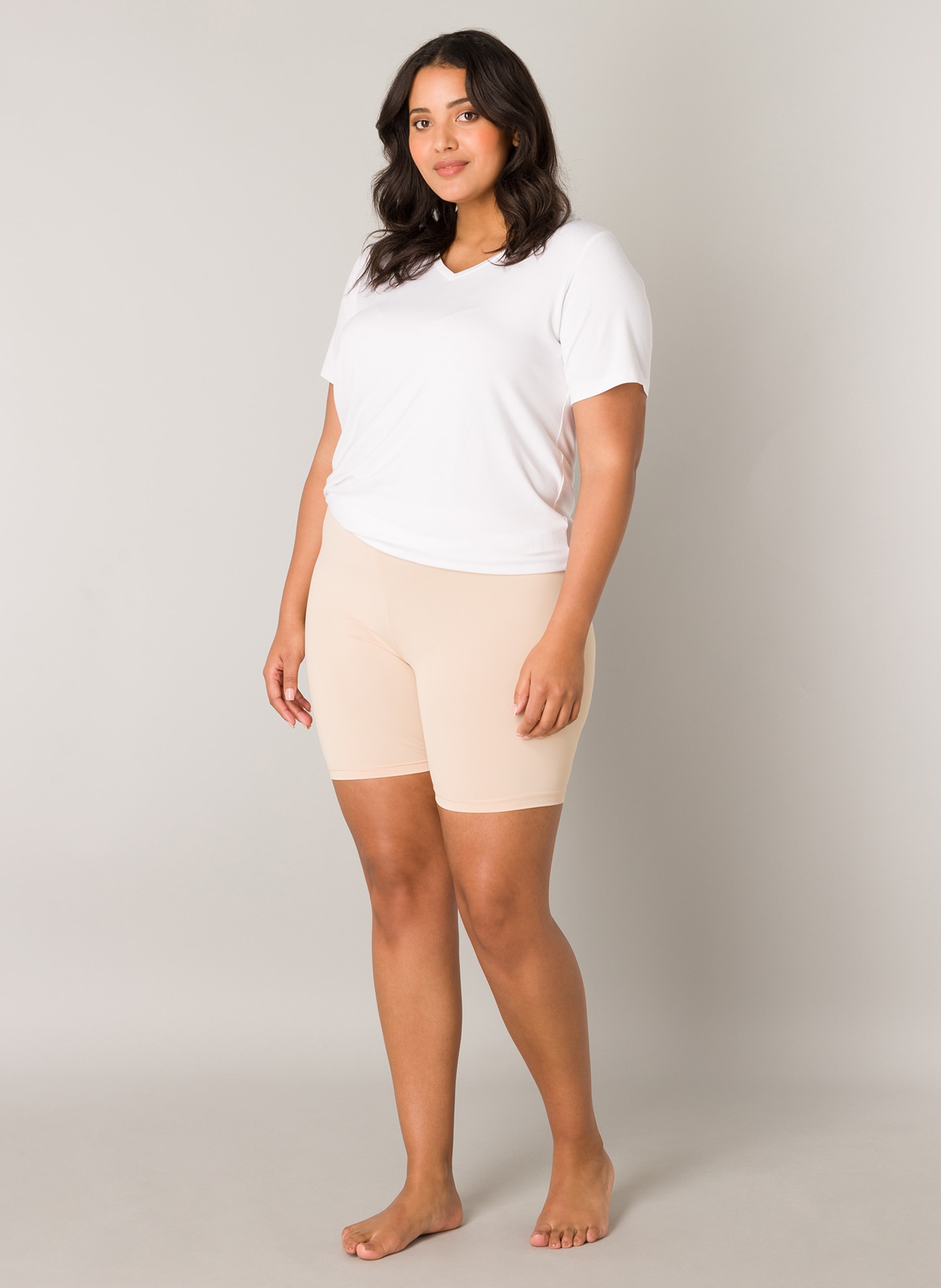 Base Level Curvy Shorts, mit Elasthan