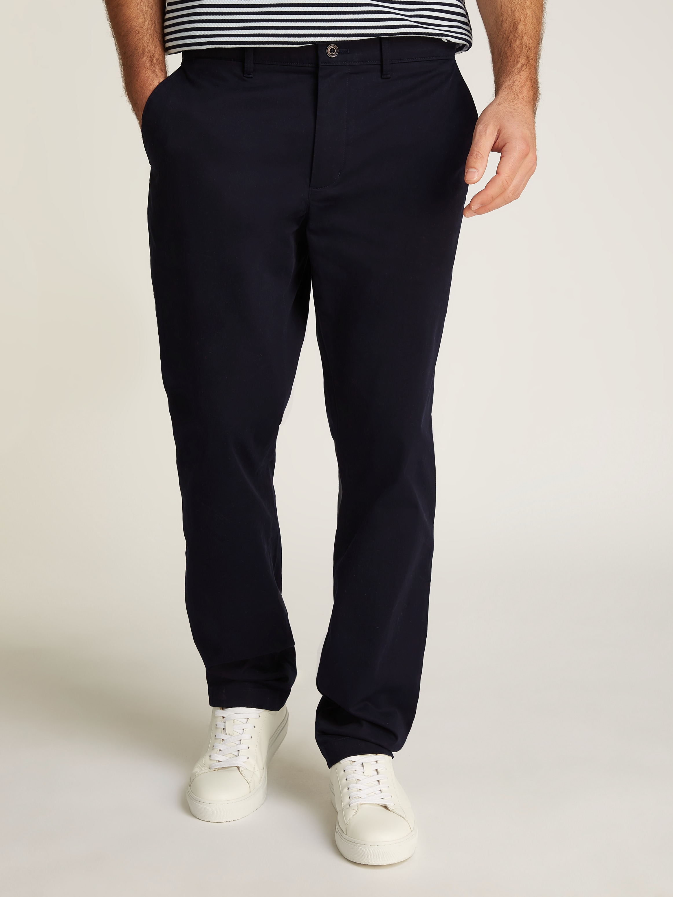 Tommy Hilfiger Chinohose »DENTON CHINO SATIN«, mit Gesässtaschen mit Knopf, Logostickerei