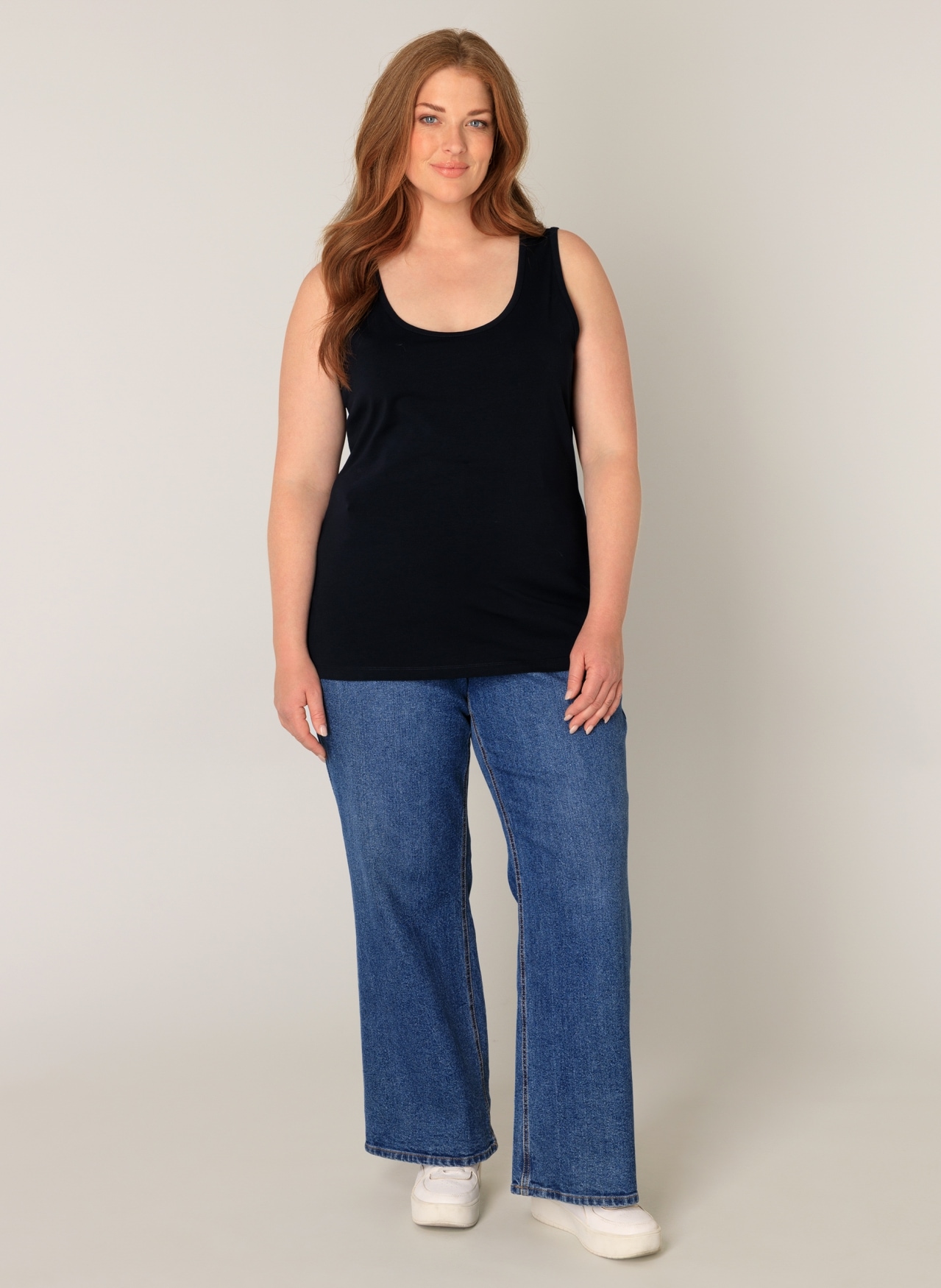 Base Level Curvy Tanktop, in grossen Grössen