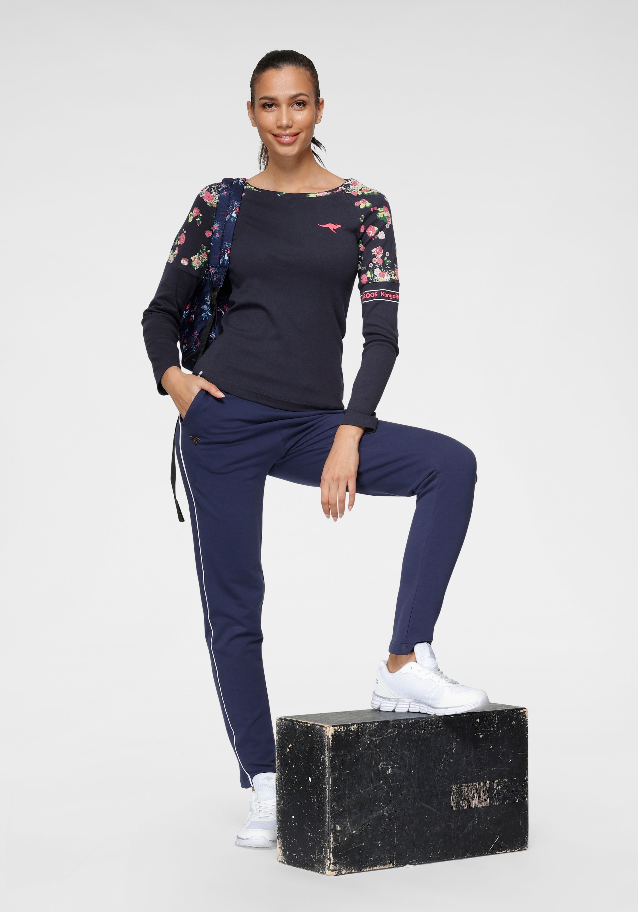 KangaROOS Jogger Pants, mit seitlichem Kontraststreifen