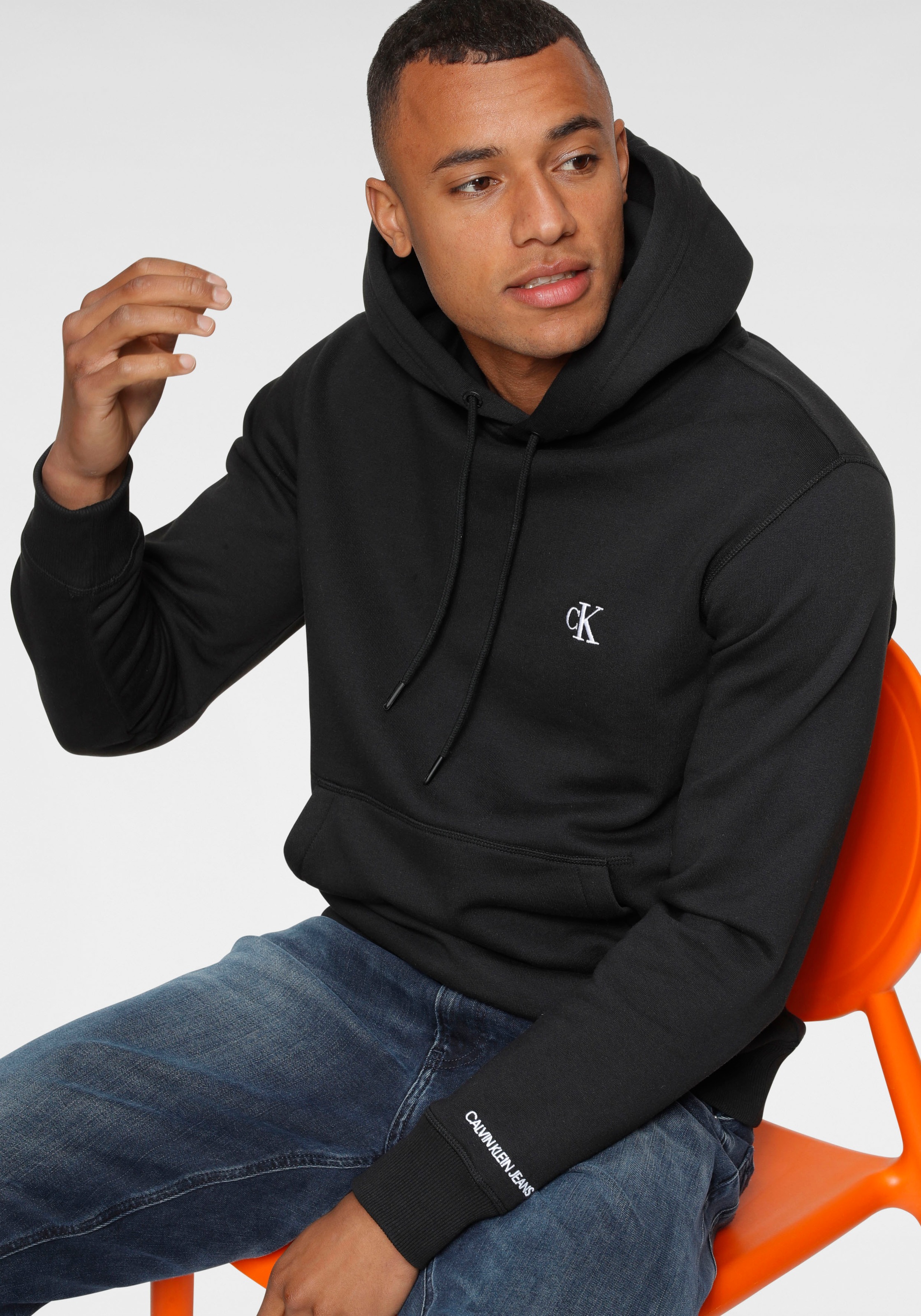Calvin Klein Jeans Kapuzensweatshirt »CK ESSENTIAL HOODIE«, mit Kängurutasche