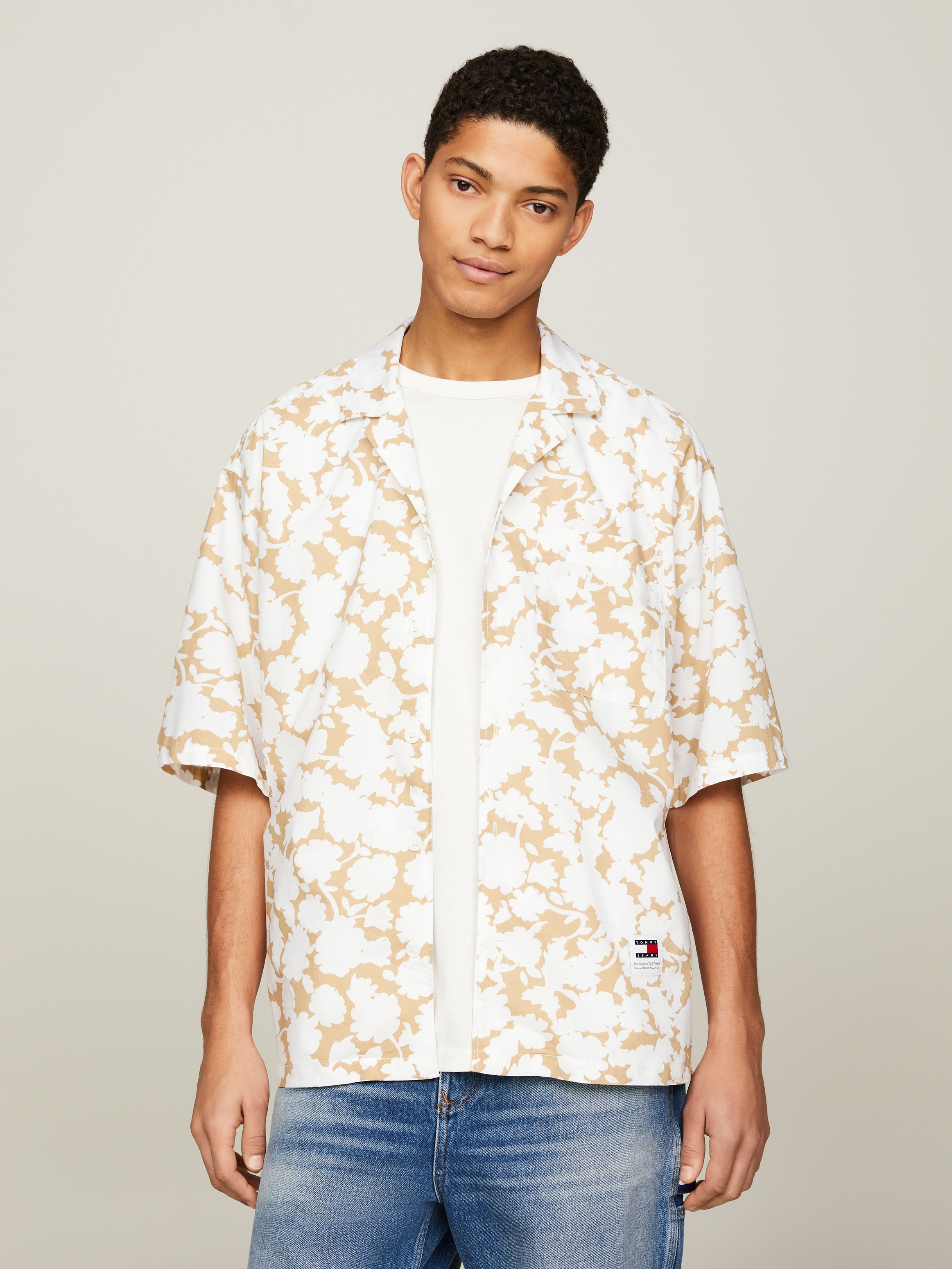 Kurzarmhemd »TJM RLX FLORAL AOP CAMP SHIRT«, mit Allover-Print