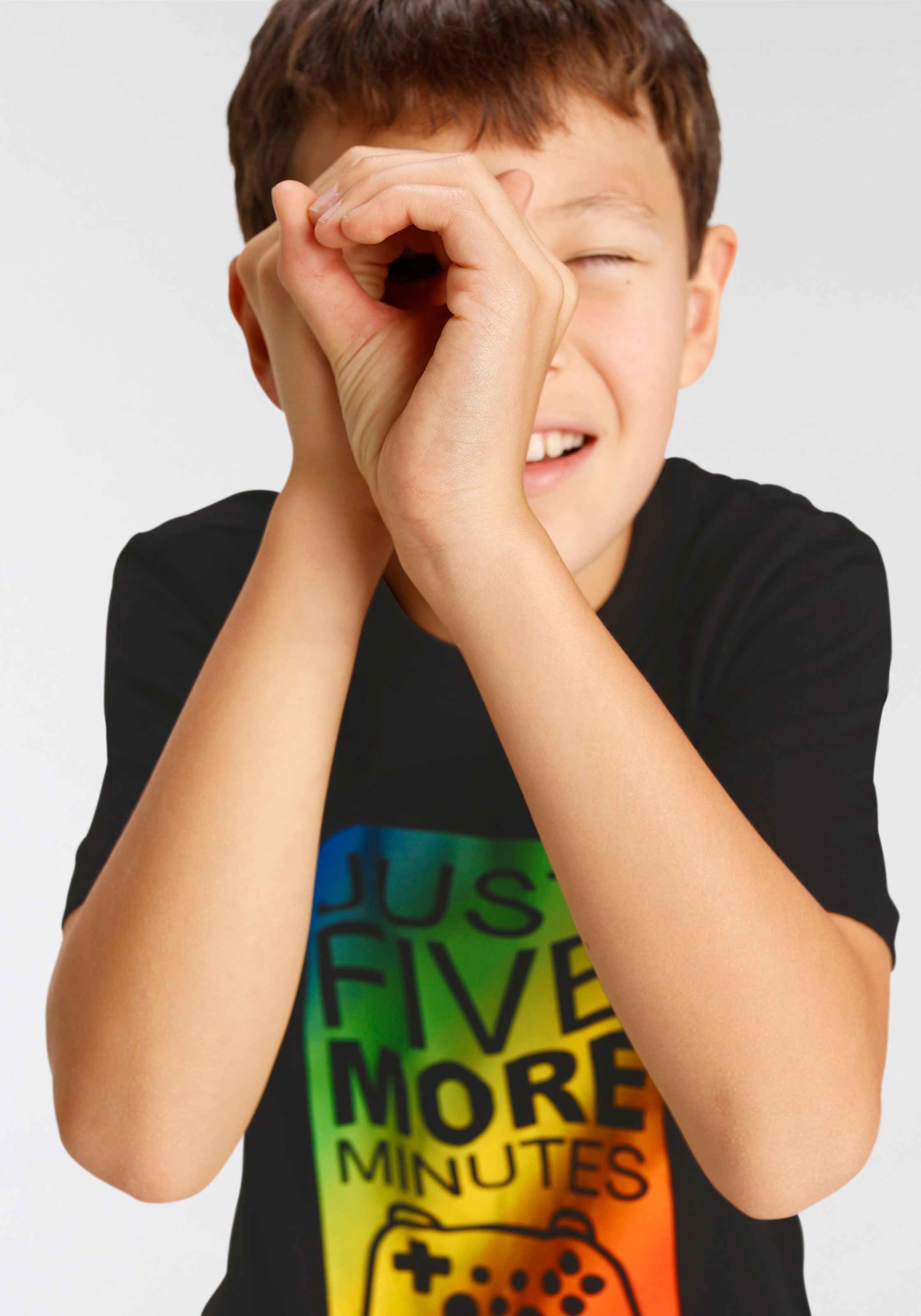 ✵ KIDSWORLD T-Shirt »JUST 5 MORE MINUTES«, Gamer Spruch online kaufen |  Jelmoli-Versand | T-Shirts
