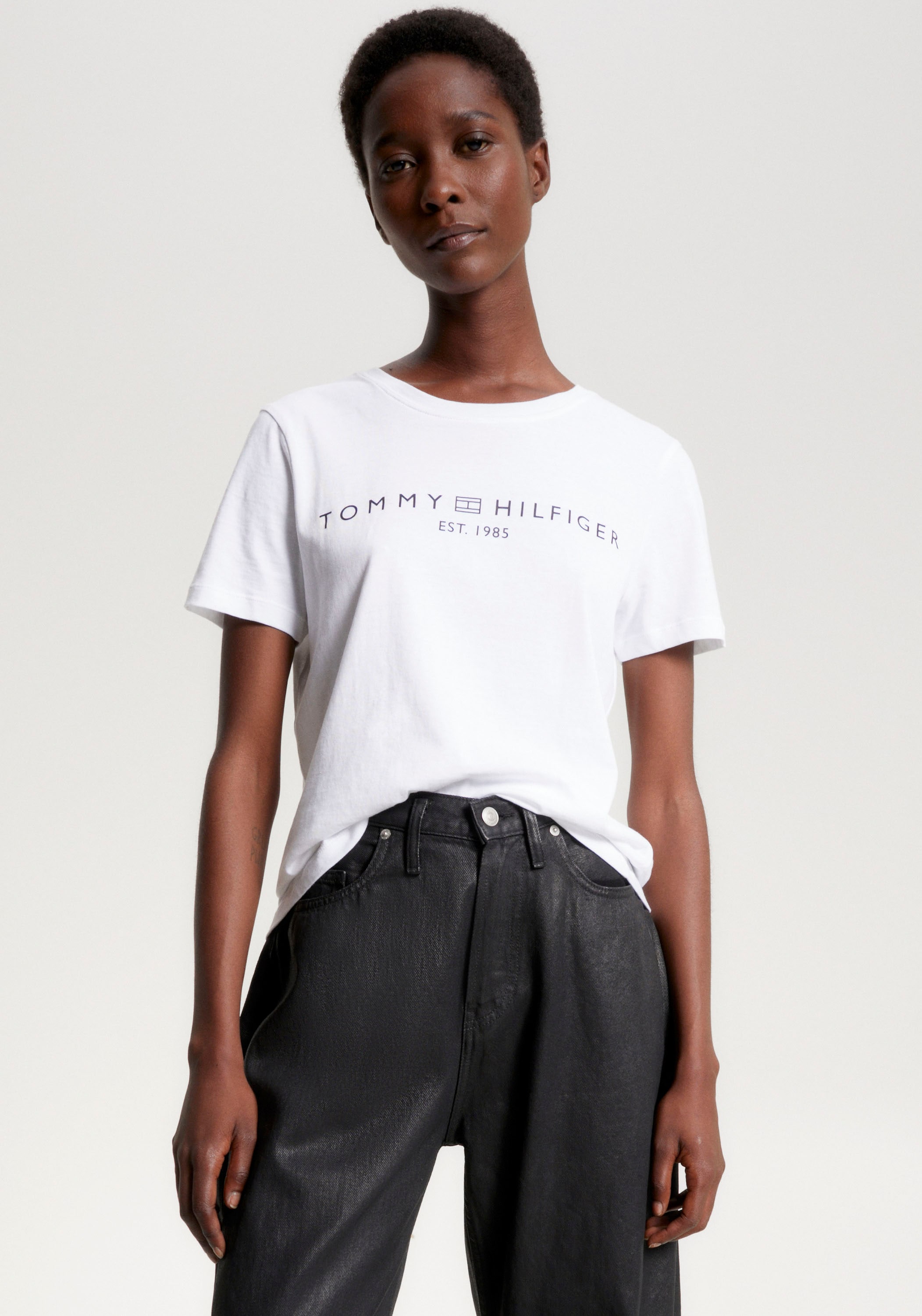 Tommy Hilfiger T-Shirt »REG CORP LOGO C-NK SS«, mit Logoschriftzug