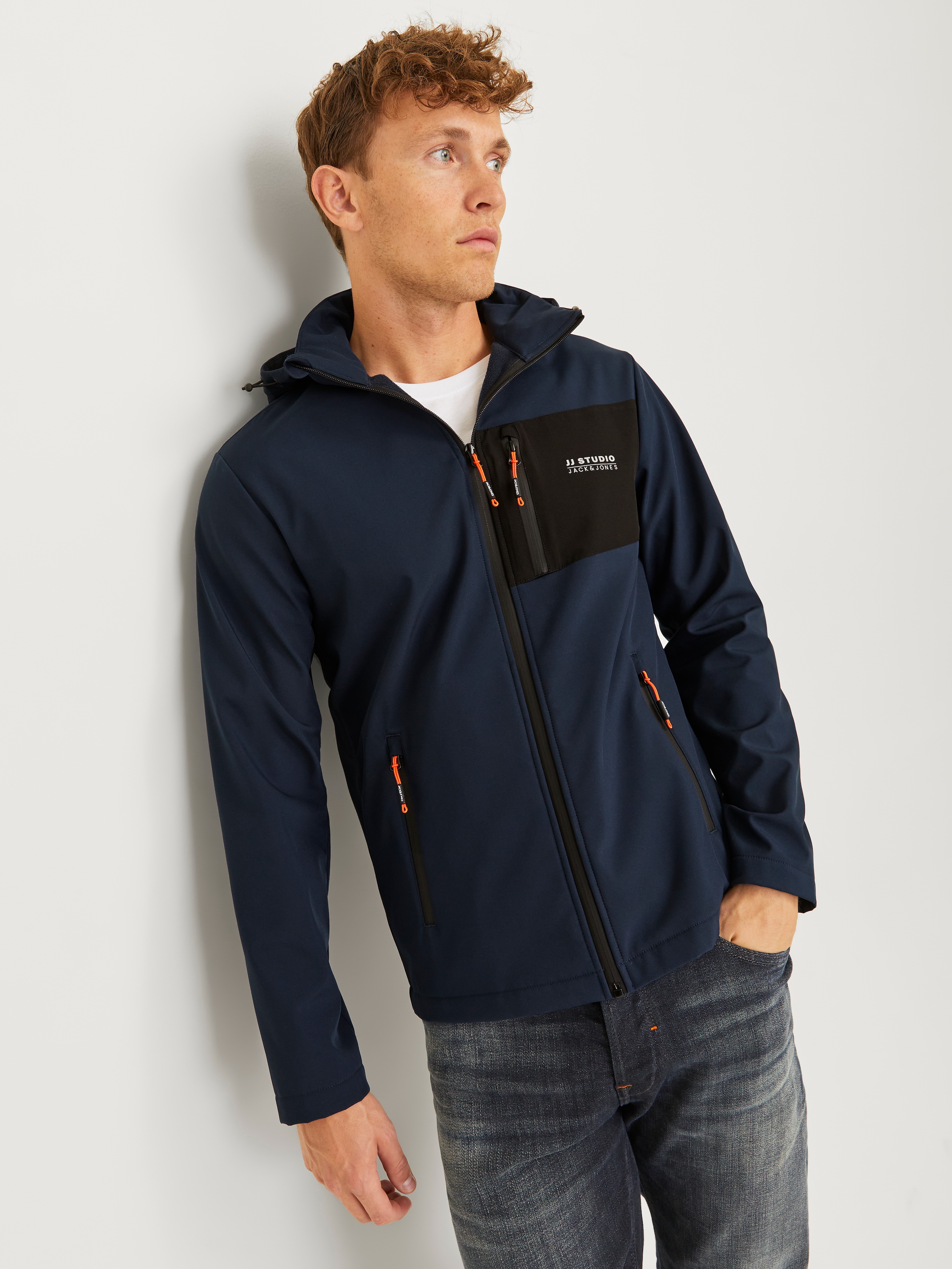 Jack & Jones Softshelljacke »JJTAYLOR SOFTSHELL JACKET«, mit Kapuze