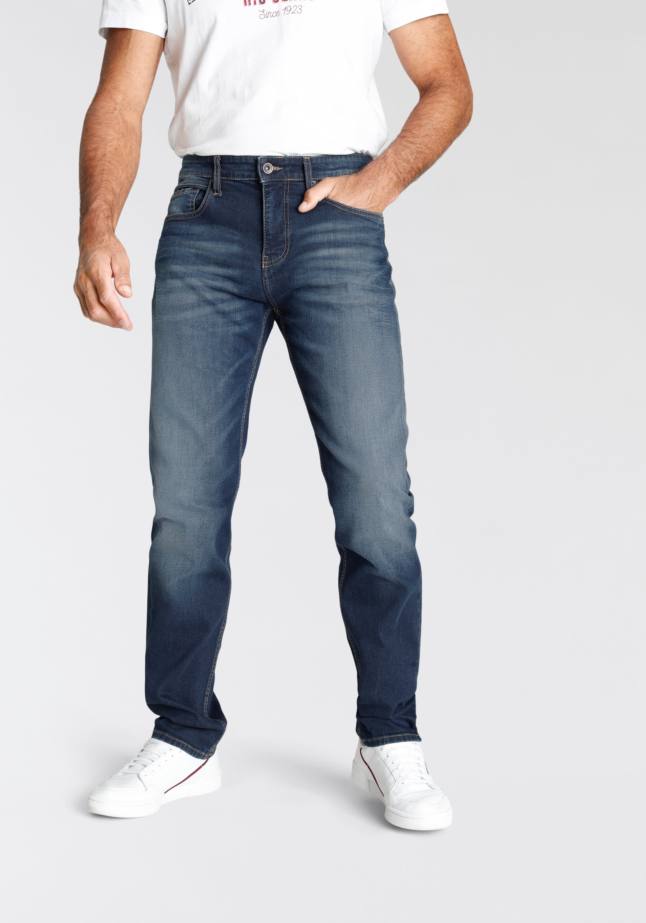 Tapered-fit-Jeans »CIAN«, Ökologische, wassersparende Produktion durch Ozon Wash