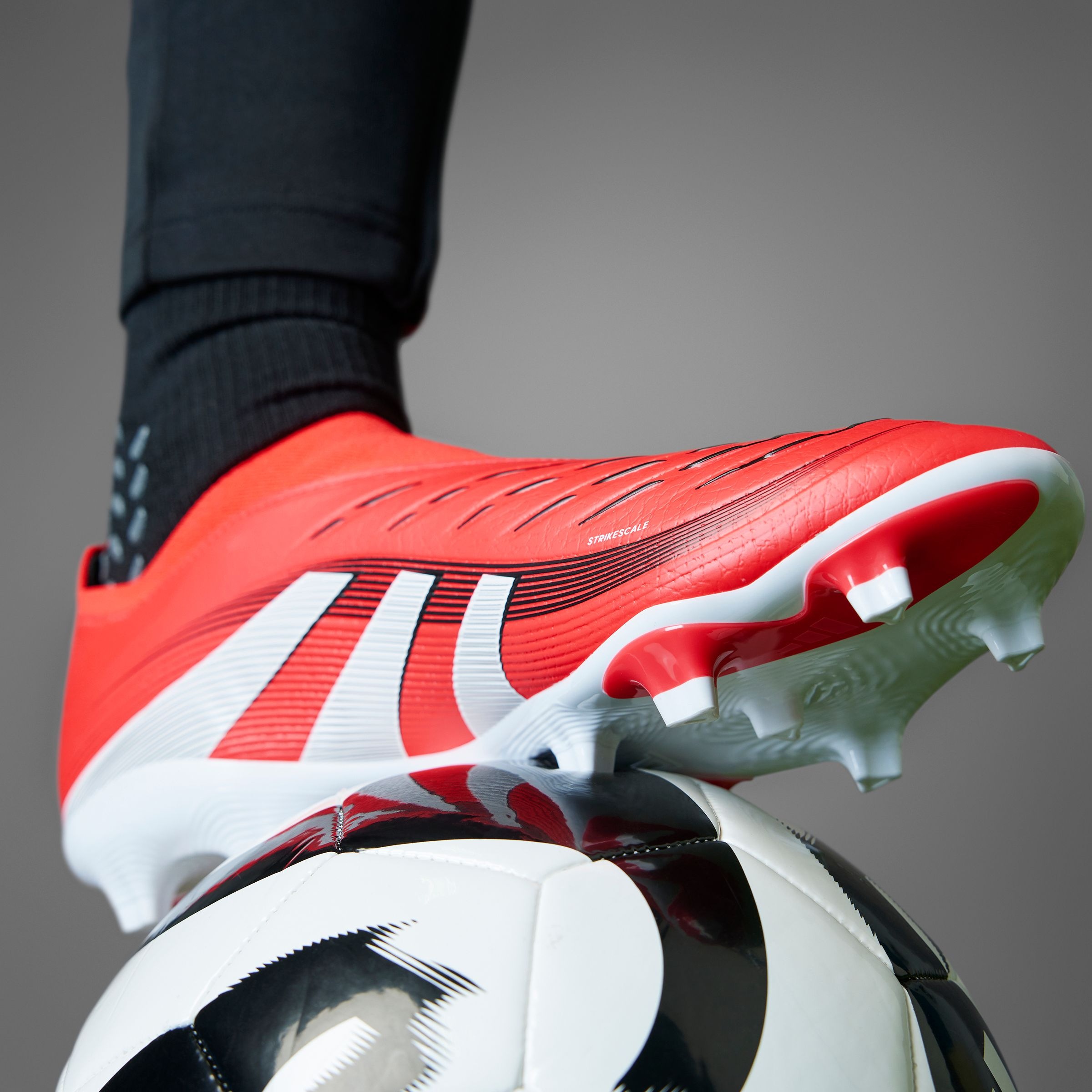 adidas Performance Fussballschuh »PREDATOR LEAGUE LACELESS FG/MG«, für Rasenplätze