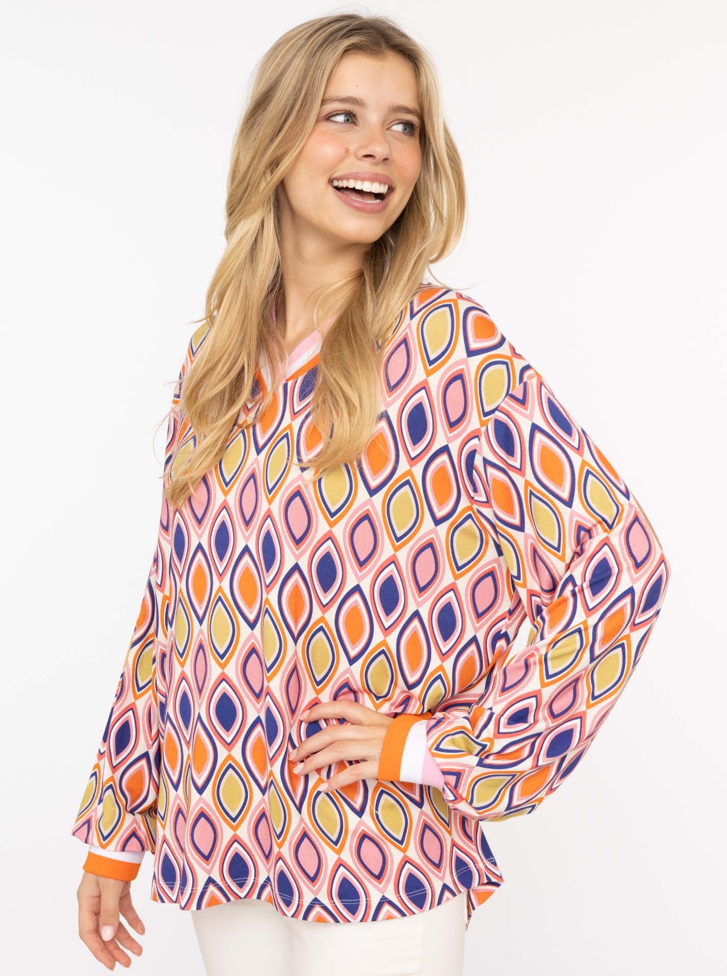 Zwillingsherz Blusenshirt »"Ornament"« langärmlig, V-Neck, Ornament-Print, sportive Bündchen