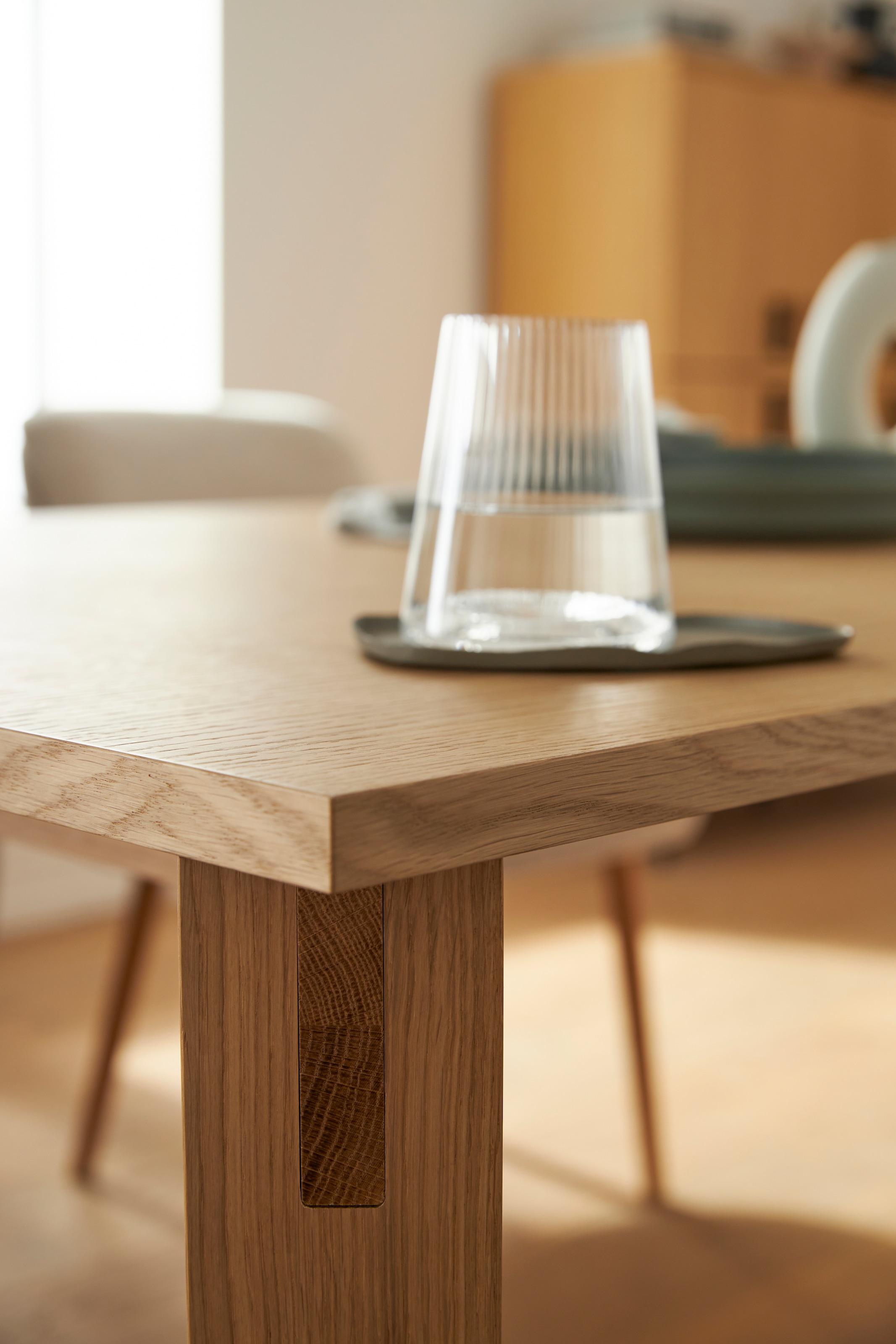 LeGer Home by Lena Gercke Esstisch »Chelsea«, Eiche furniert, verschiedene Breiten, robuste Beine aus massiver Eiche