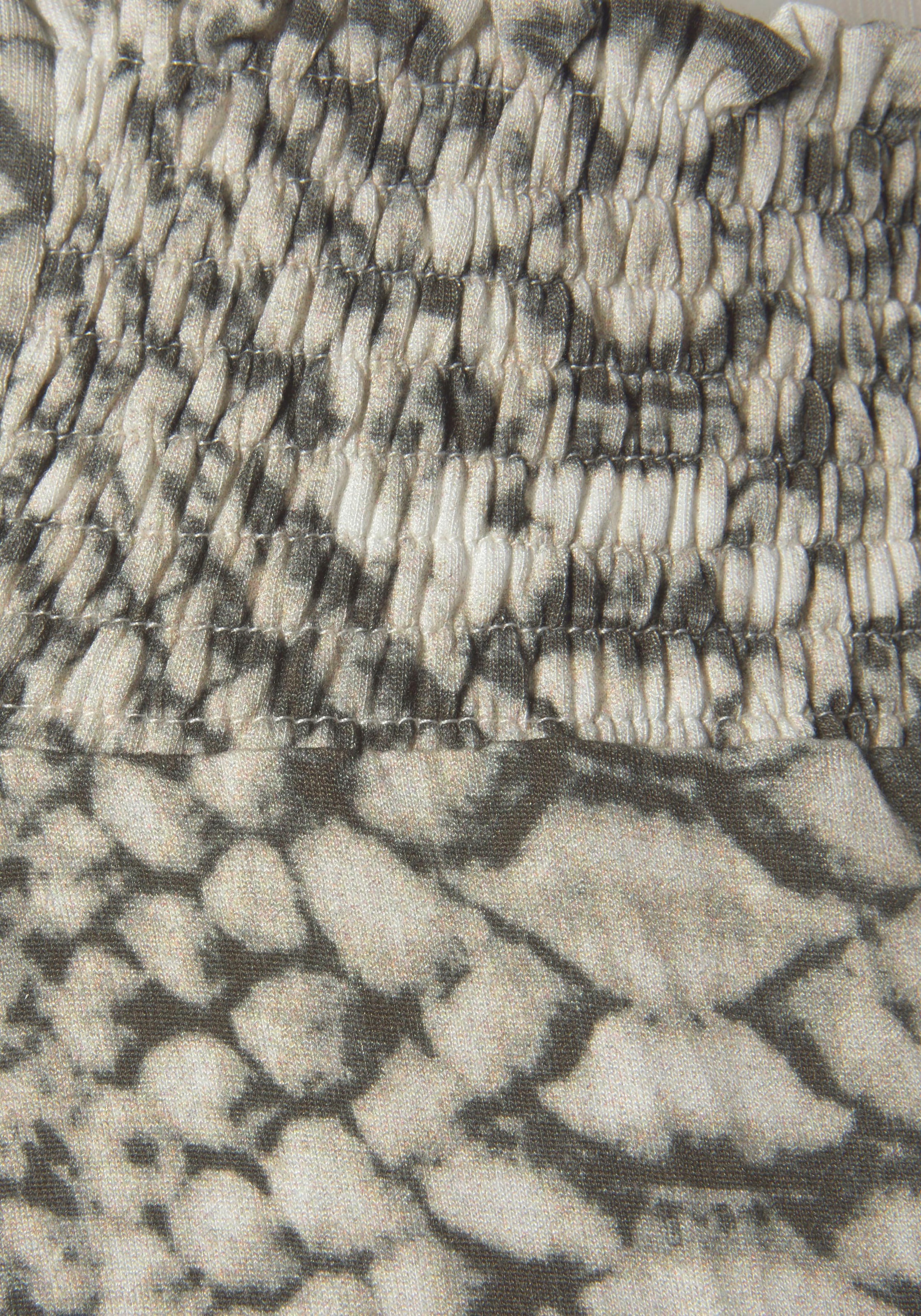 LASCANA Strandhose, mit Alloverprint in Reptiloptik und Taschen, 7/8-Länge, Jerseyhose