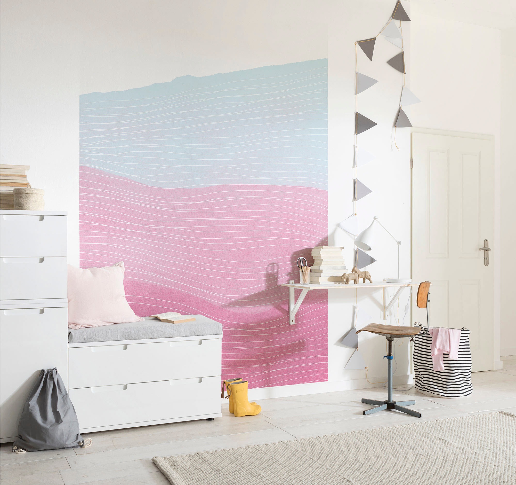 Komar Vliestapete »Digitaldruck Vlies - Strawberry Streets - Grösse 200 x 250 cm«, bedruckt, Wohnzimmer, Schlafzimmer