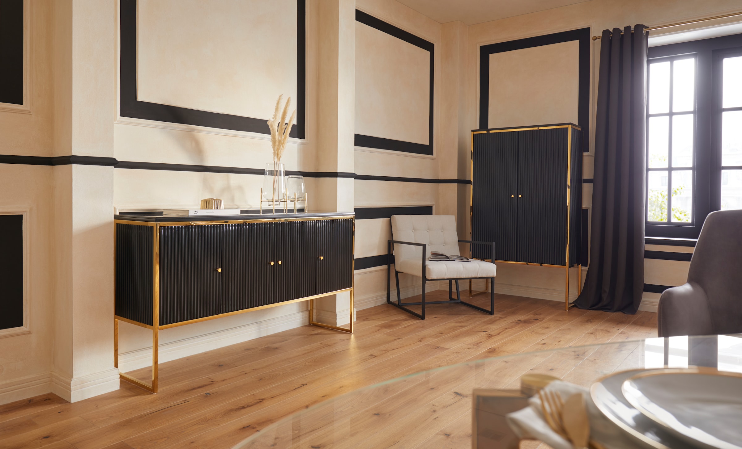 Guido Maria Kretschmer Home&Living Sideboard »Woodly«, modernes Design, mit goldfarbenen Absätzen, viel Stauraum