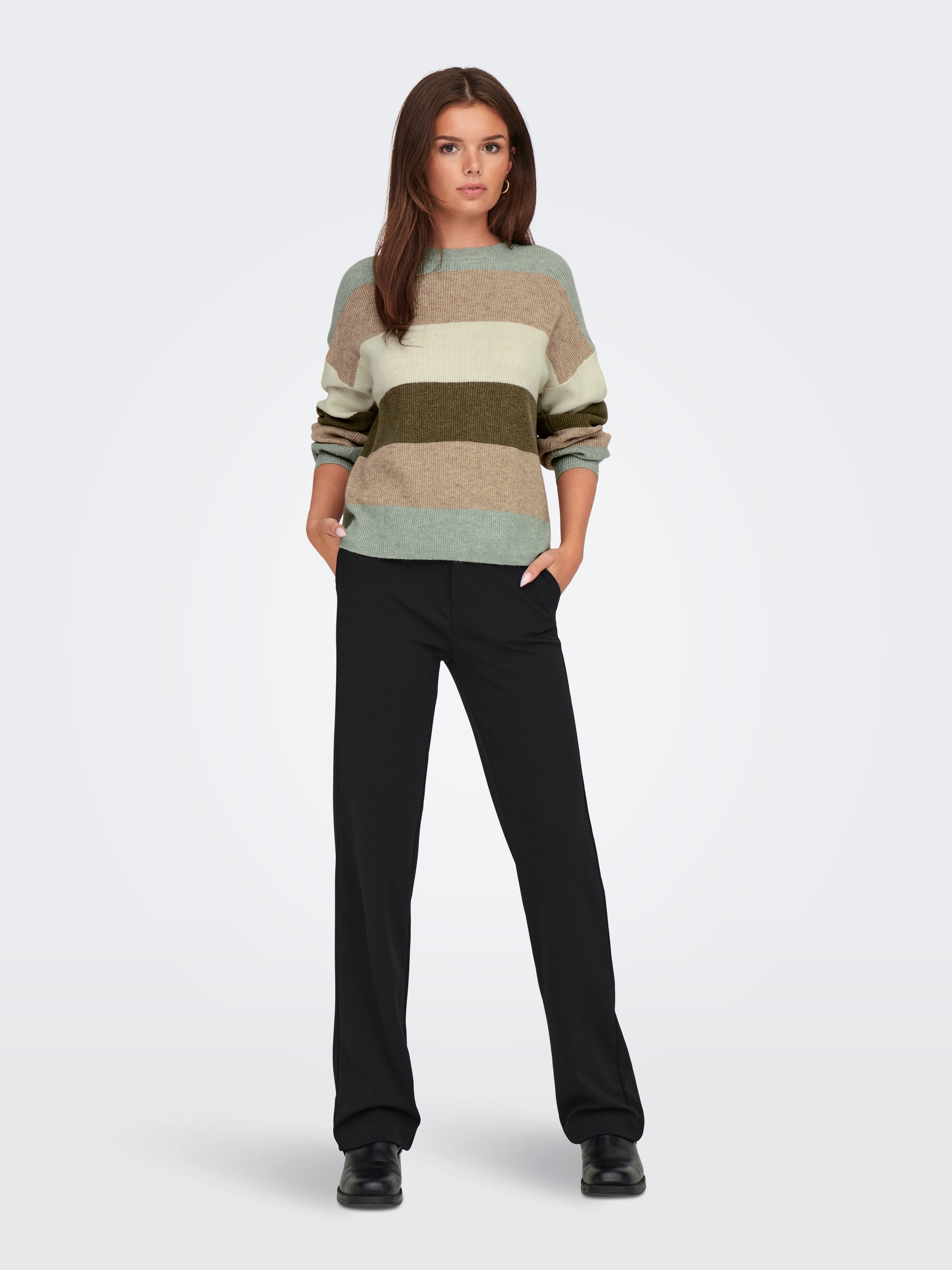 ONLY Strickpullover »ONLATIA L/S STRIPE PULLOVER KNT NOOS«, mit dem auffälligen Streifenmuster