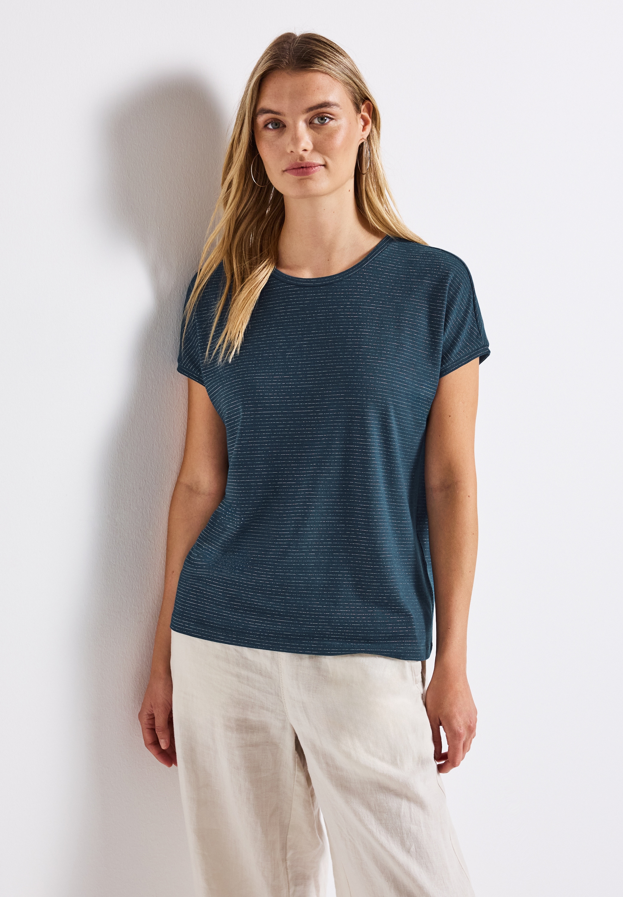 STREET ONE Rundhalsshirt, mit glitzernden Streifen