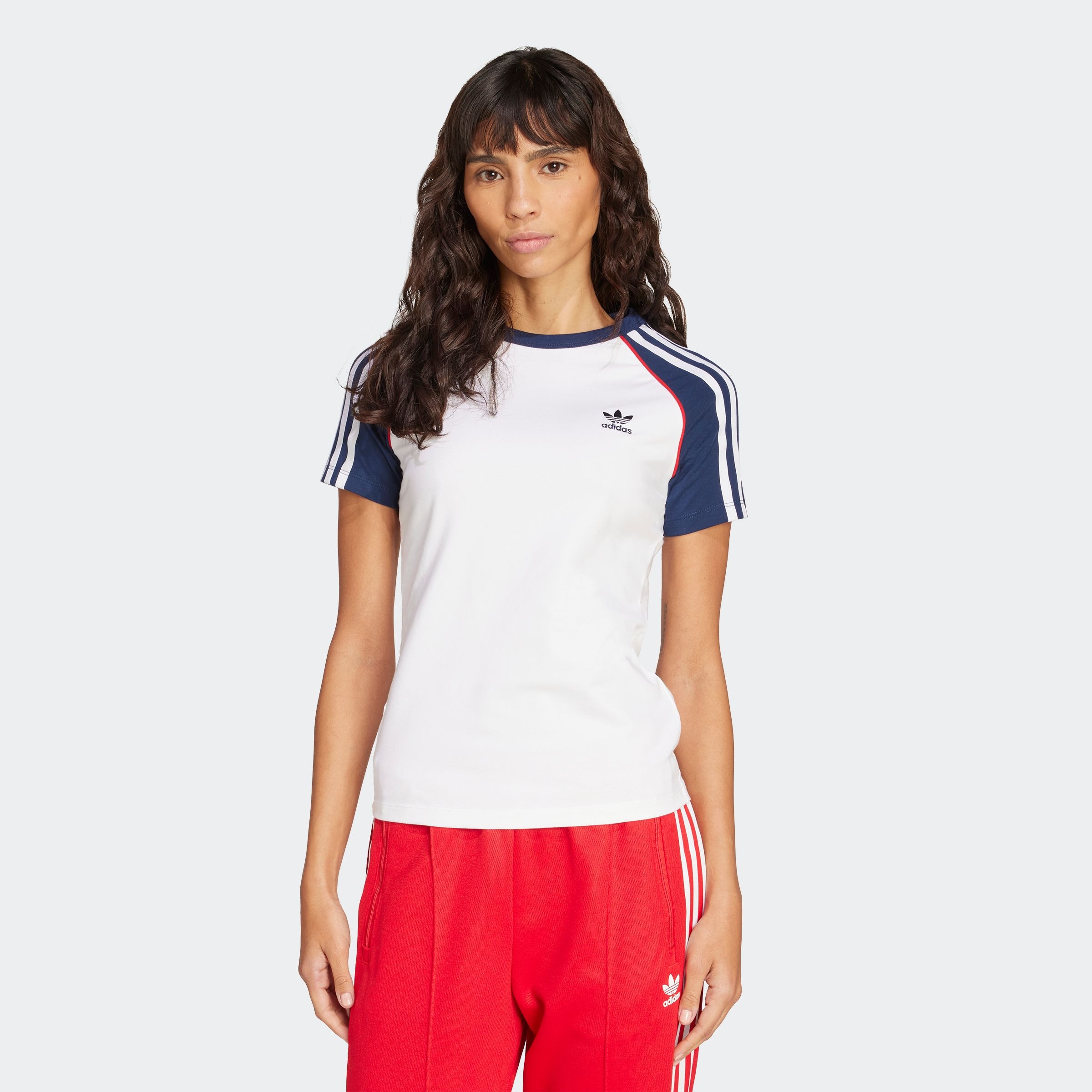adidas Originals Sporthose »BECKENBAUER TP«, (1 tlg.), Retro Style, der gerade Schnitt mit schmal zulaufenden Bein