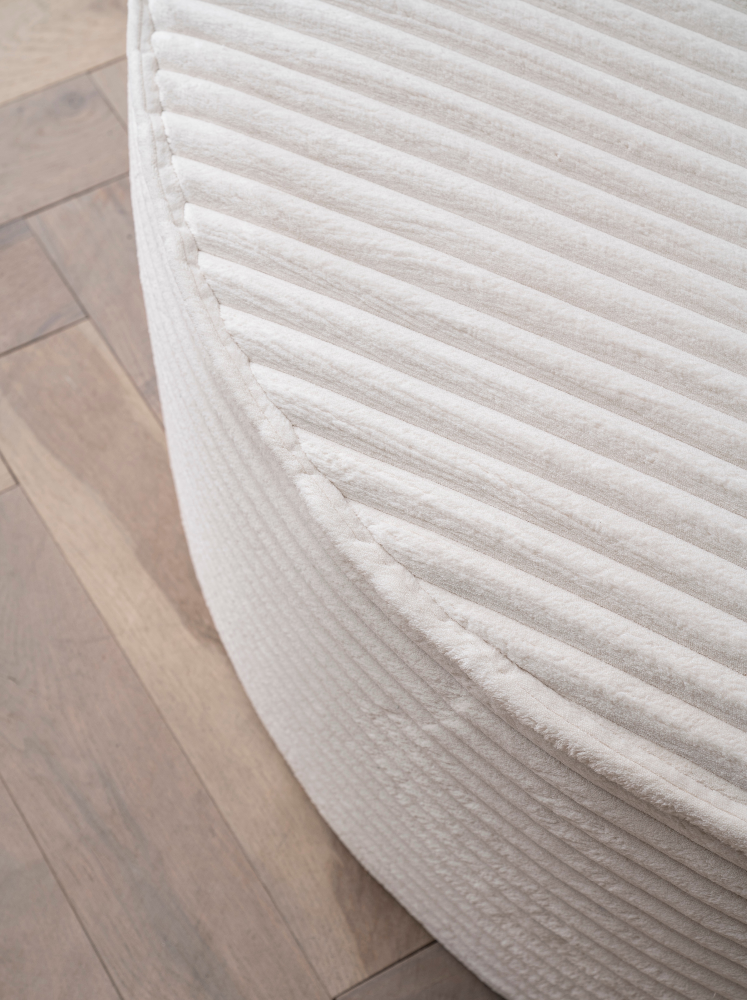 LeGer Home by Lena Gercke XXL-Sessel »Isalie, Lesesessel, Loveseat, inklusive Zierkissen«, extra grosse Sitzfläche, optional mit Hocker, Cord, Samt, Bouclé
