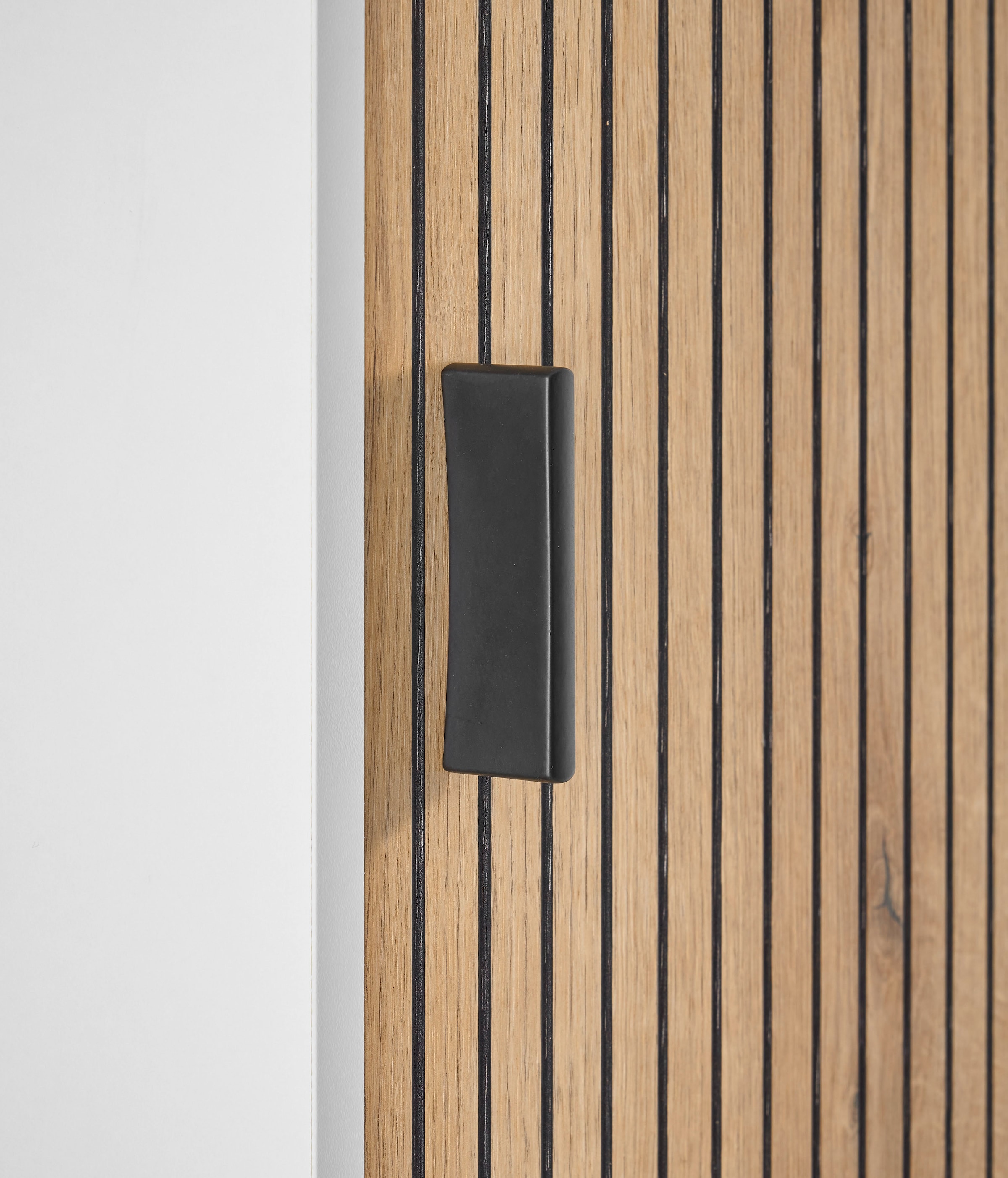 INOSIGN Mehrzweckschrank »Hudson«, in moderner Trendfarbe, Griffe aus Metall (Schwarz), Höhe 120 cm