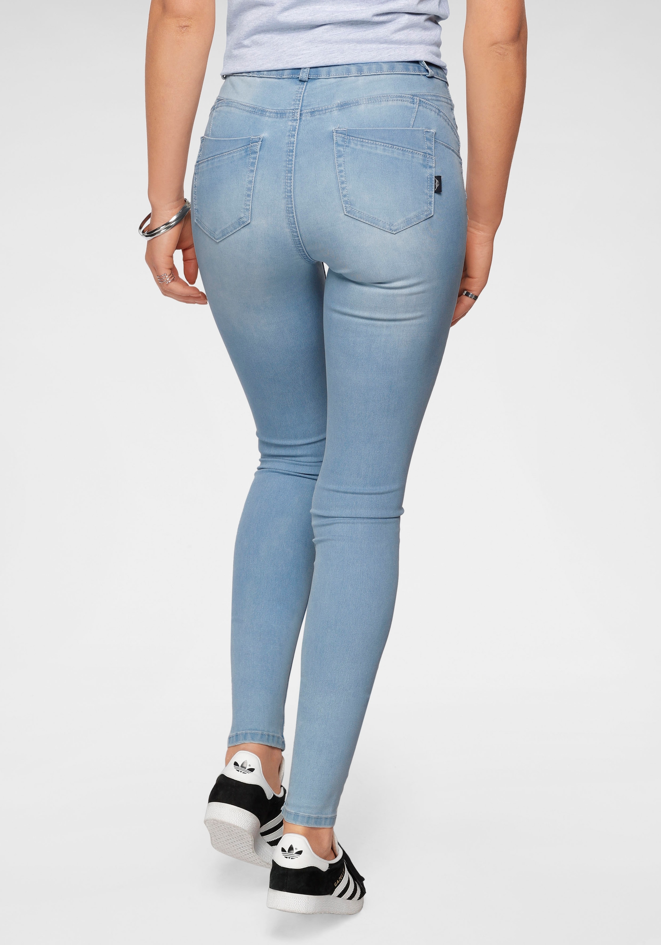 Jelmoli-Versand Skinny-fit-Jeans online Arizona Shapingnähten Waist | Stretch«, mit High bestellen »Ultra