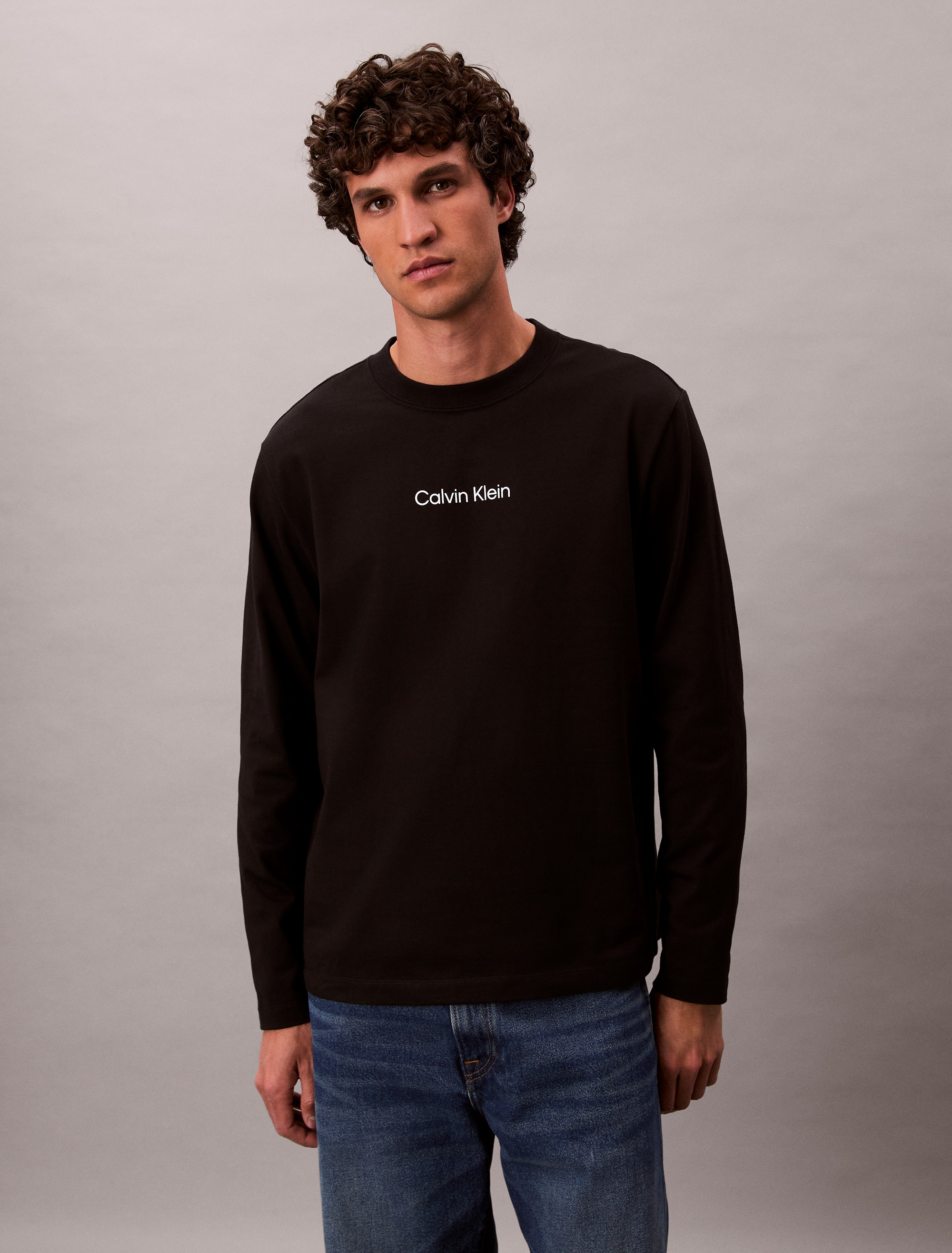 Calvin Klein Langarmshirt »LS RLXD STANDARD LOGO CREWNK TEE« Rundhalsausschnitt, relaxed fit