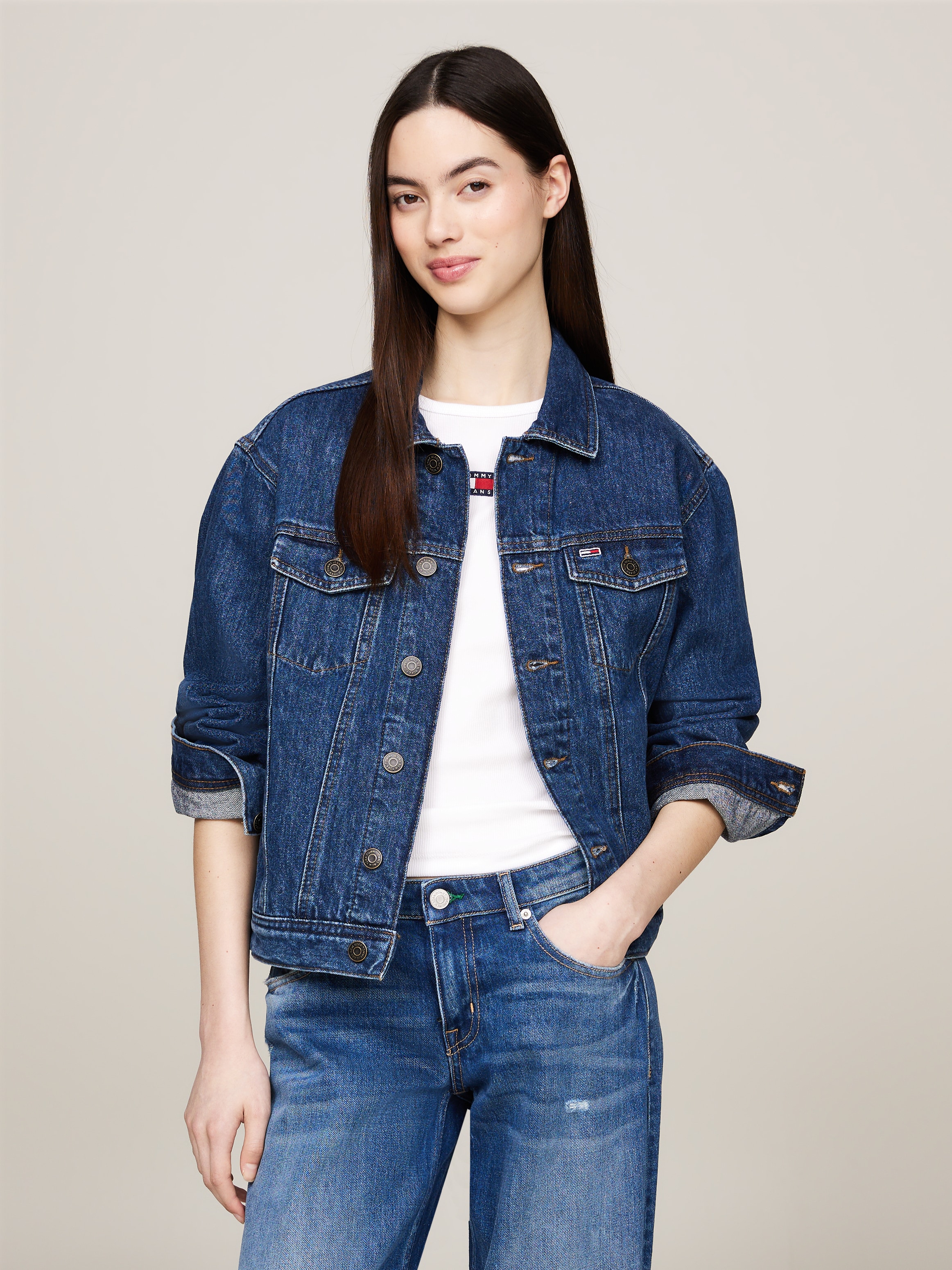 Tommy Jeans Jeansjacke »MOM CLS JACKET BH0056«, mit Tommy Jeans Flagge