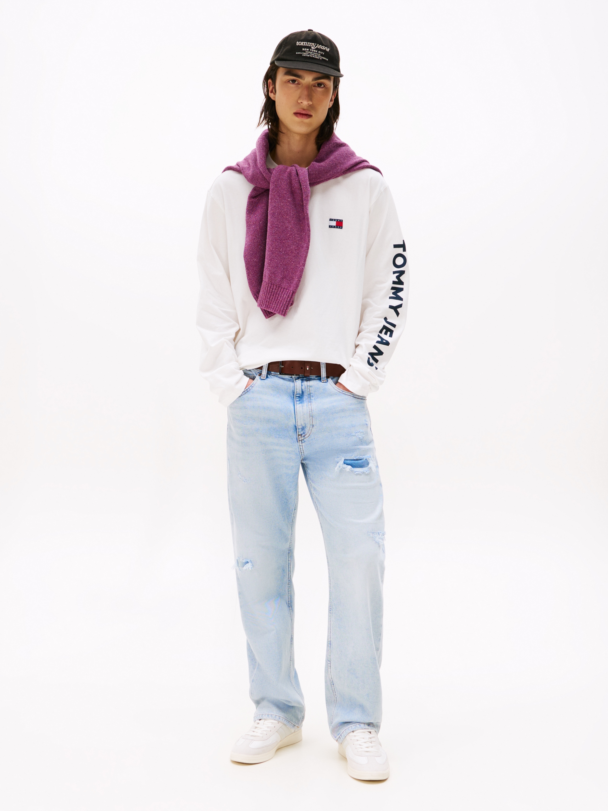 Tommy Jeans Langarmshirt »Classic Relaxed Fit«, Rundhals, Jersey, grosses Logo am Ärmel