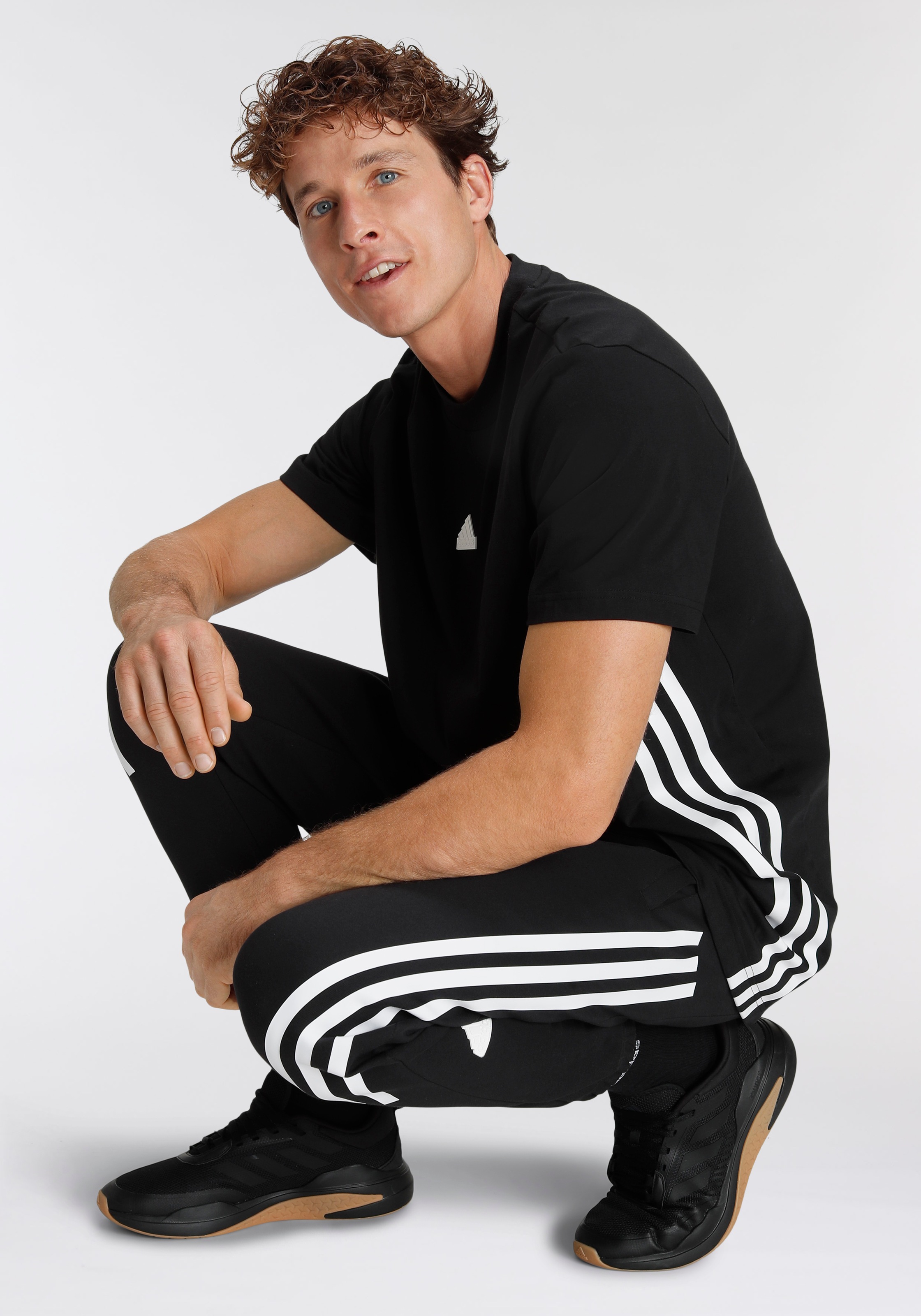 Adidas t-shirt 2024 und hose