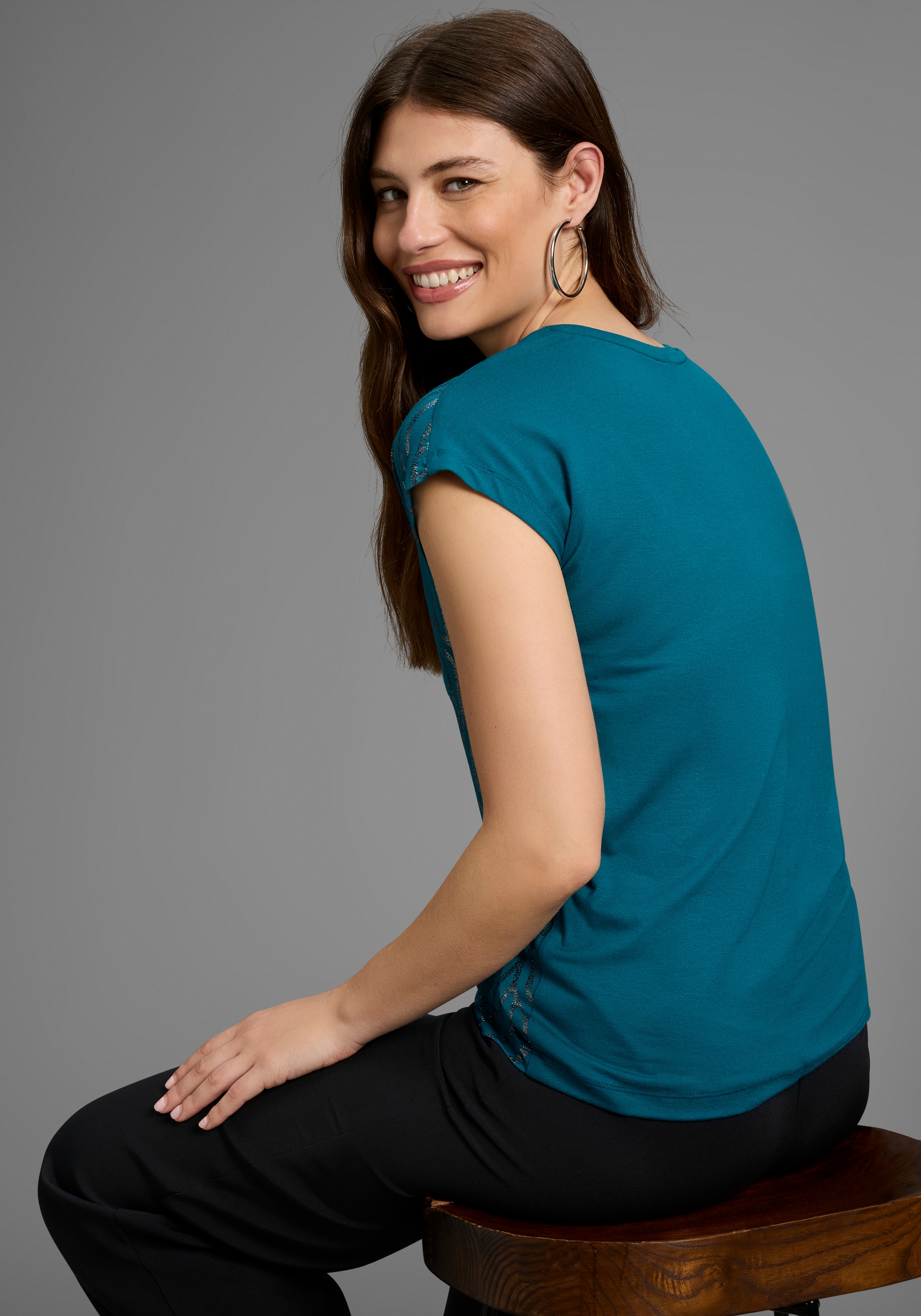 Laura Scott Rundhalsshirt, Kurzarm, figurumspielend, aus elastischem Single Jersey