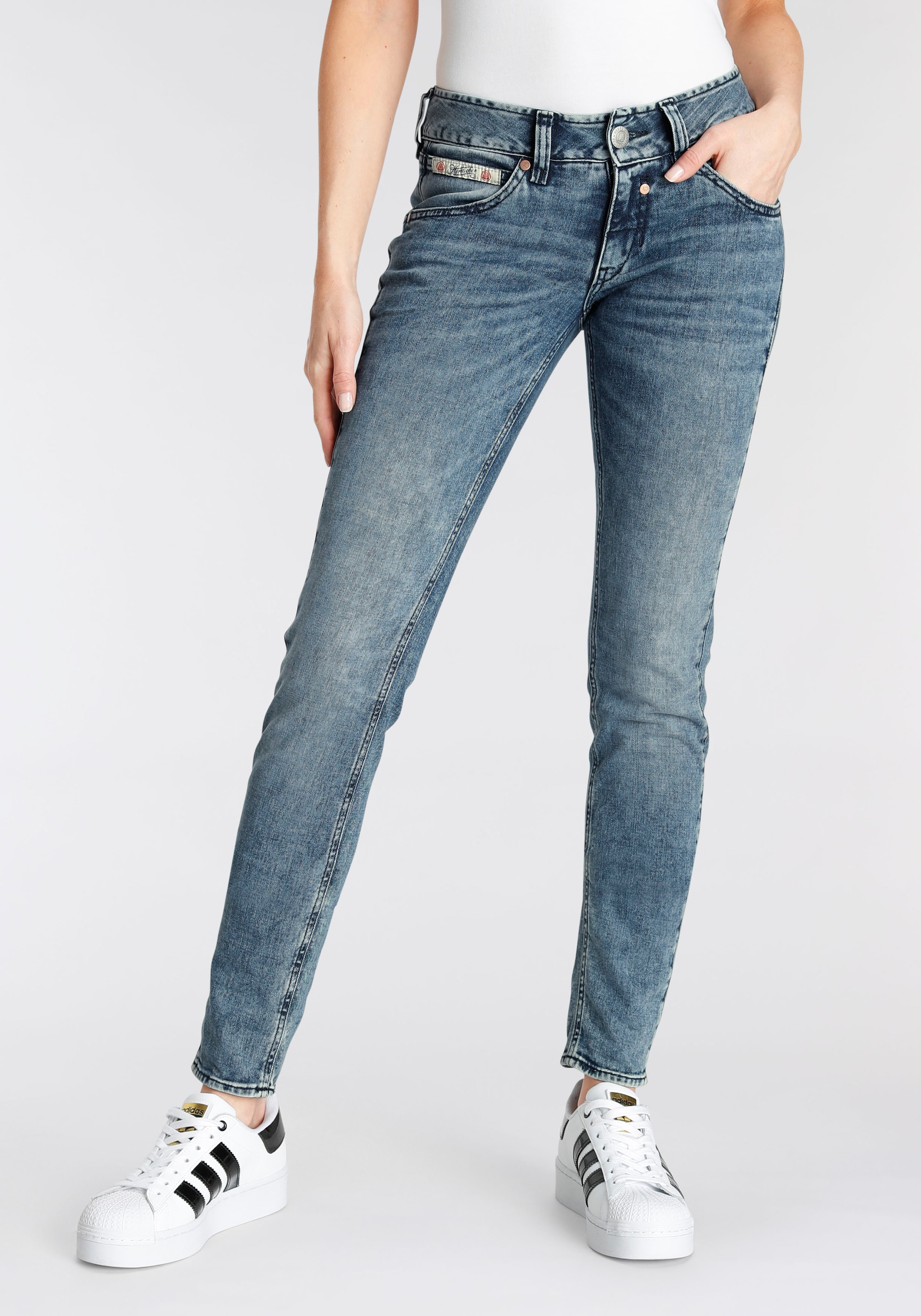 Slim-fit-Jeans »TOUCH«, mit verzierten Gesässtaschen