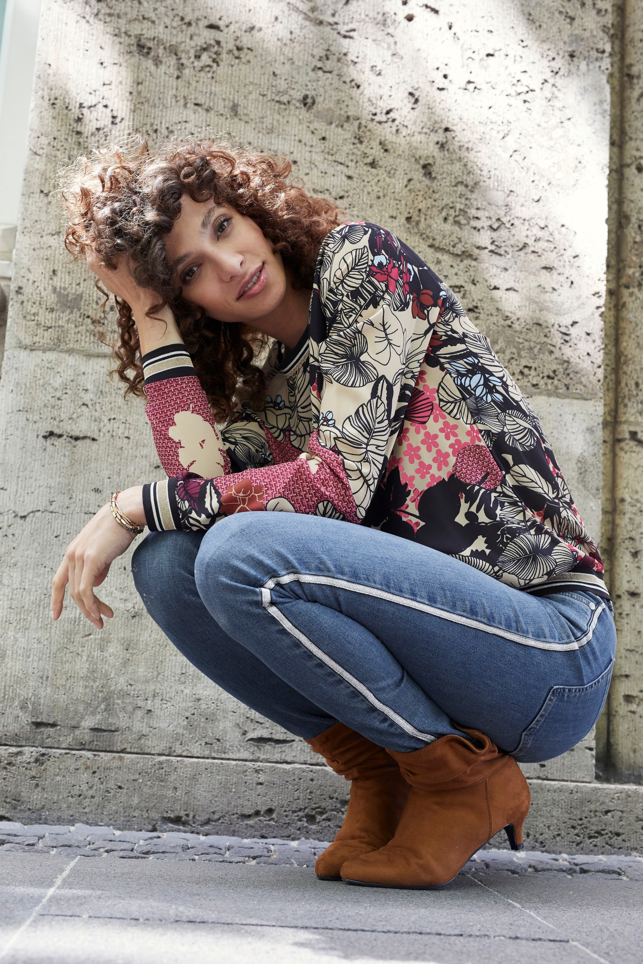 Bündchen glitzernden Shirtbluse, Jelmoli-Versand online modisch, Schweiz mit bei SELECTED Aniston shoppen