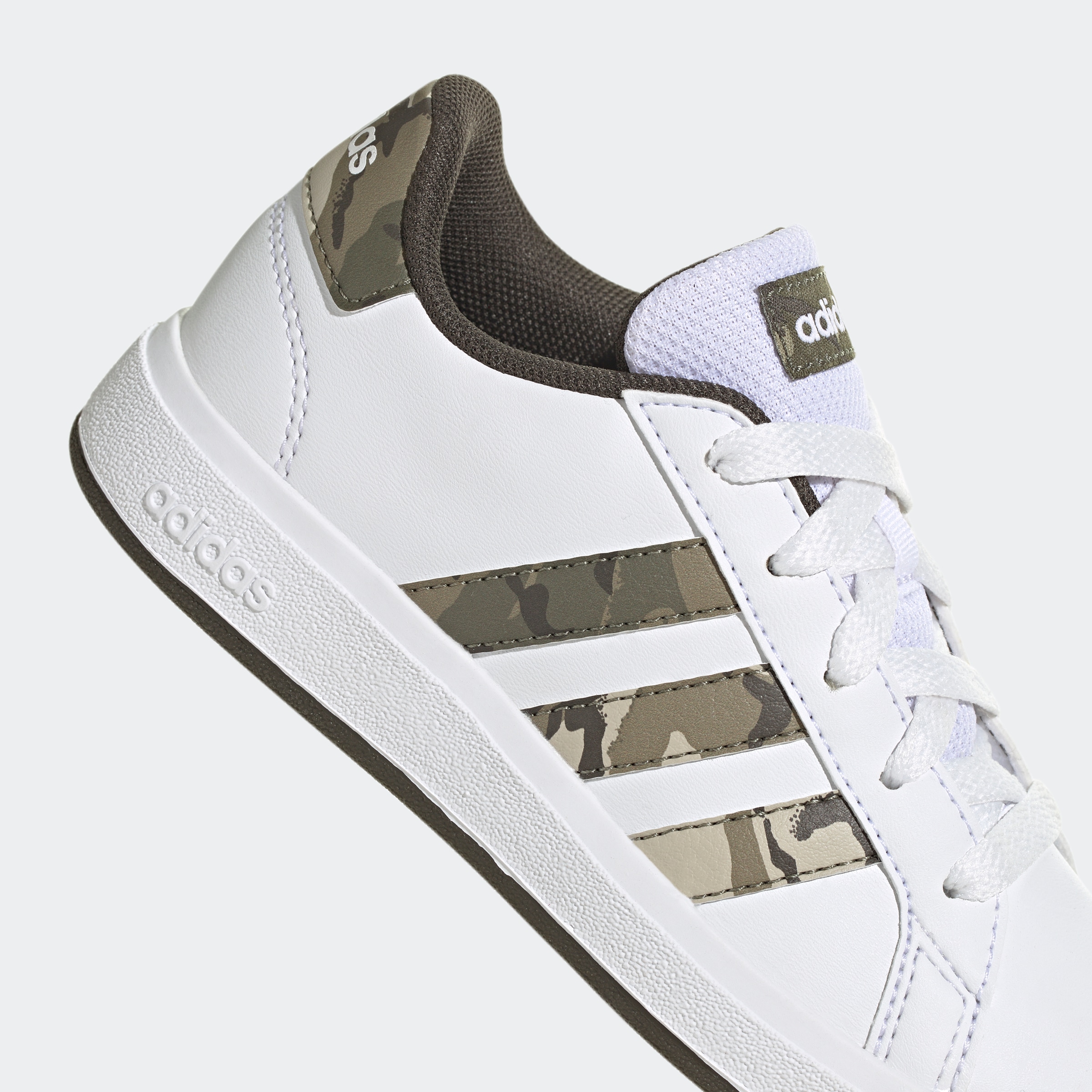 adidas Sportswear Sneaker »GRAND COURT 2.0 KIDS«, Design auf den Spuren des adidas Superstar
