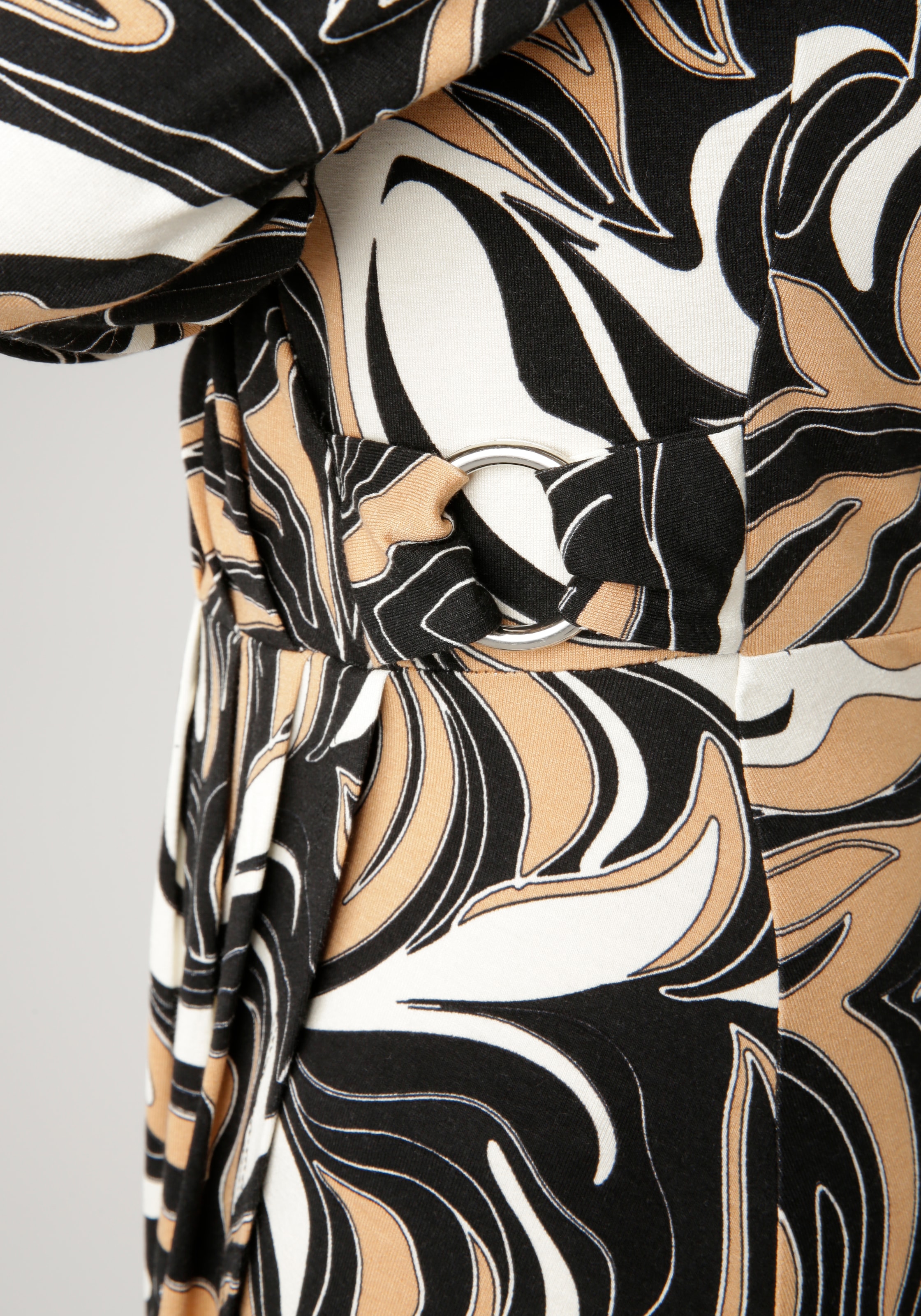 NEUE - Taille silberfarbenem KOLLEKTION Jerseykleid, der bestellen SELECTED Schweiz Jelmoli-Versand Aniston mit Zierring online bei in